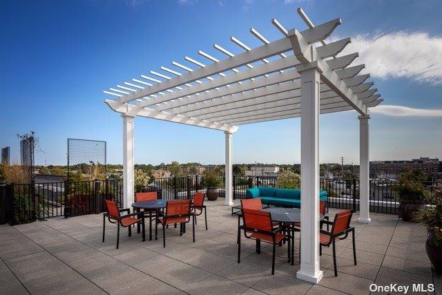 116 Searing Avenue PH410 Mineola Mineola, NY 11501