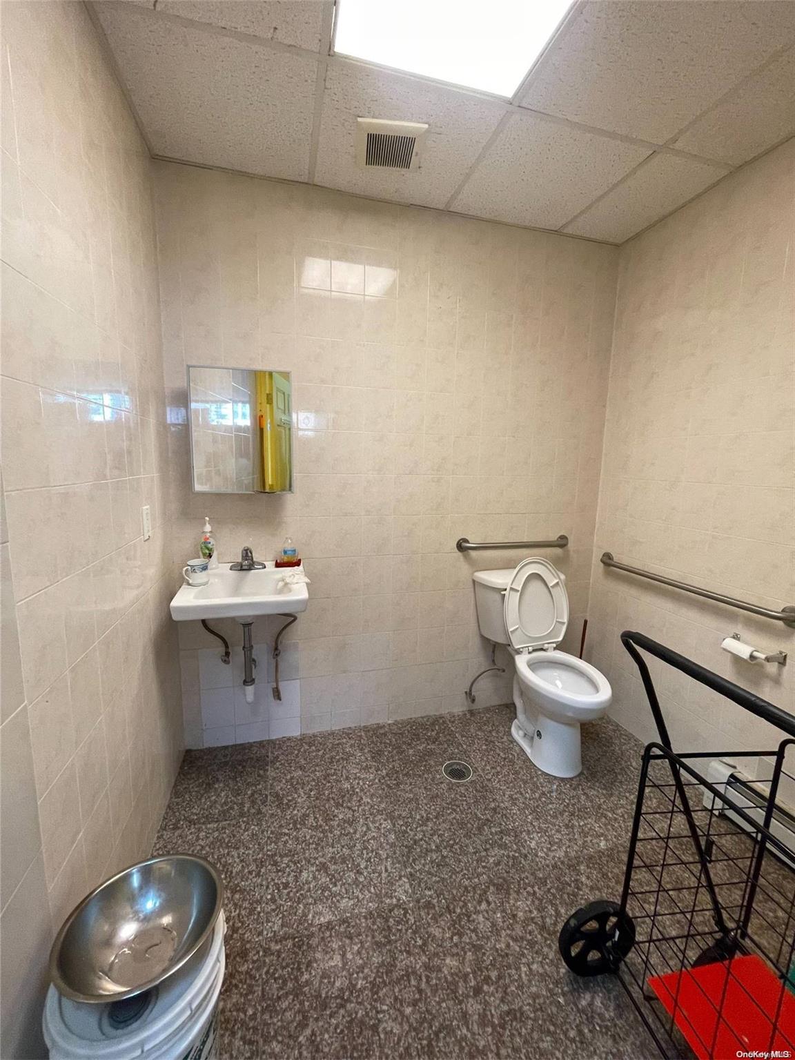 142-19 Cherry Avenue 102 Flushing Flushing, NY 11355