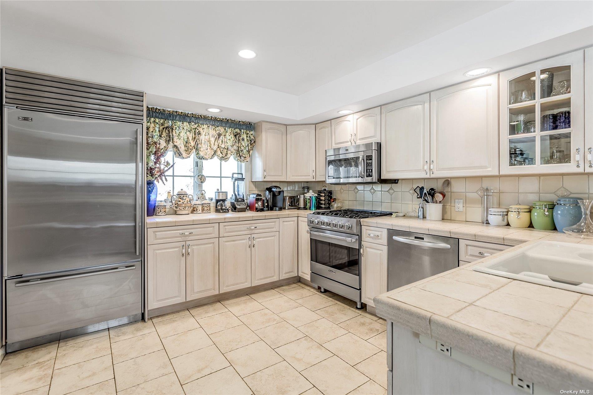 3 PINE GROVE Court Westhampton Westhampton, NY 11977