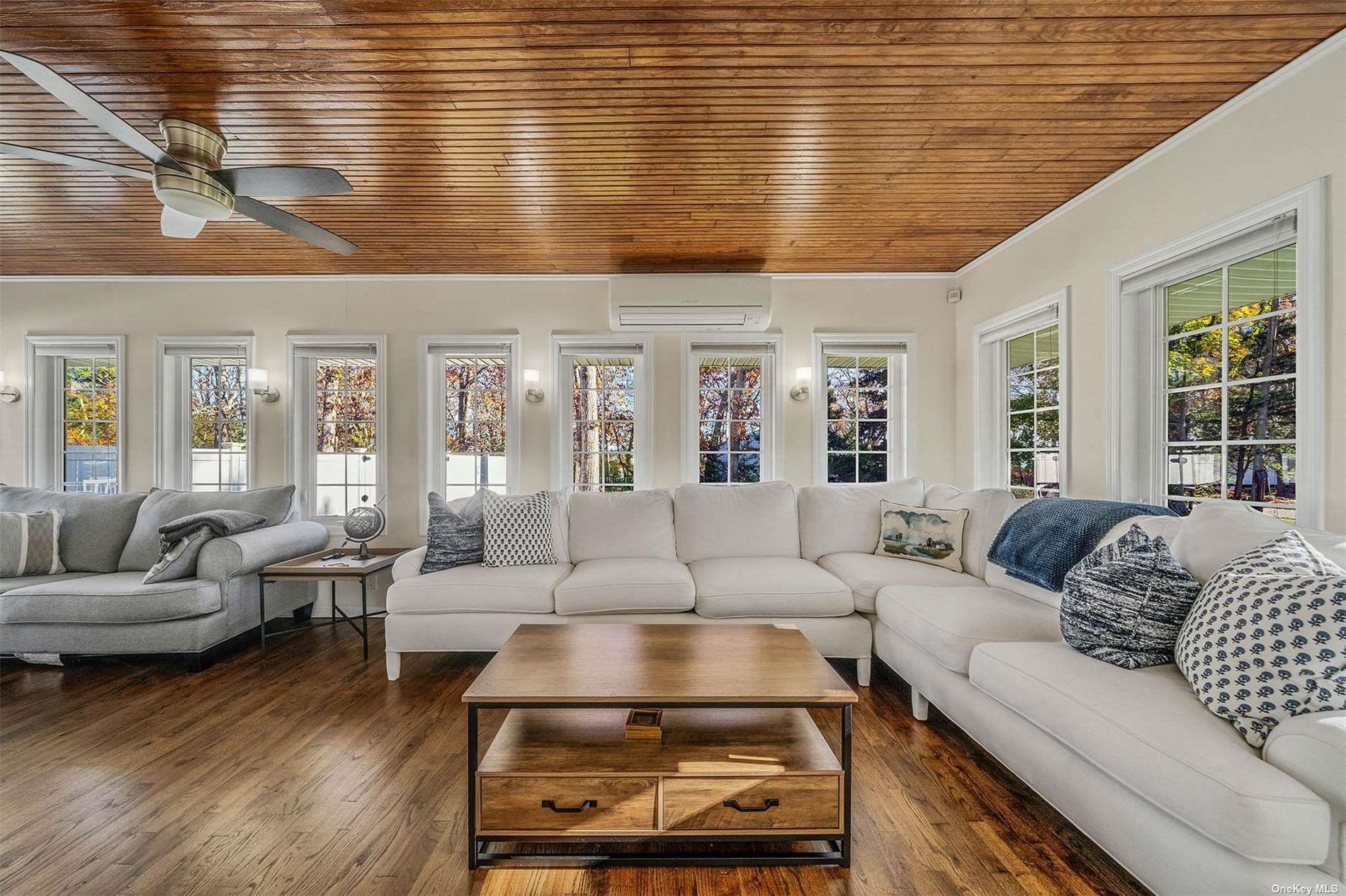 6 Rolling Hill Road Hampton Bays Hampton Bays, NY 11946