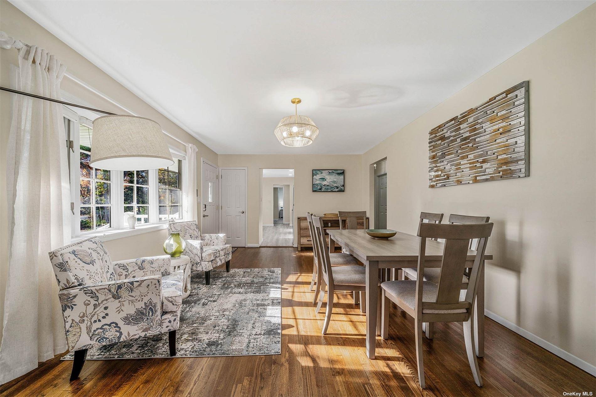 6 Rolling Hill Road Hampton Bays Hampton Bays, NY 11946