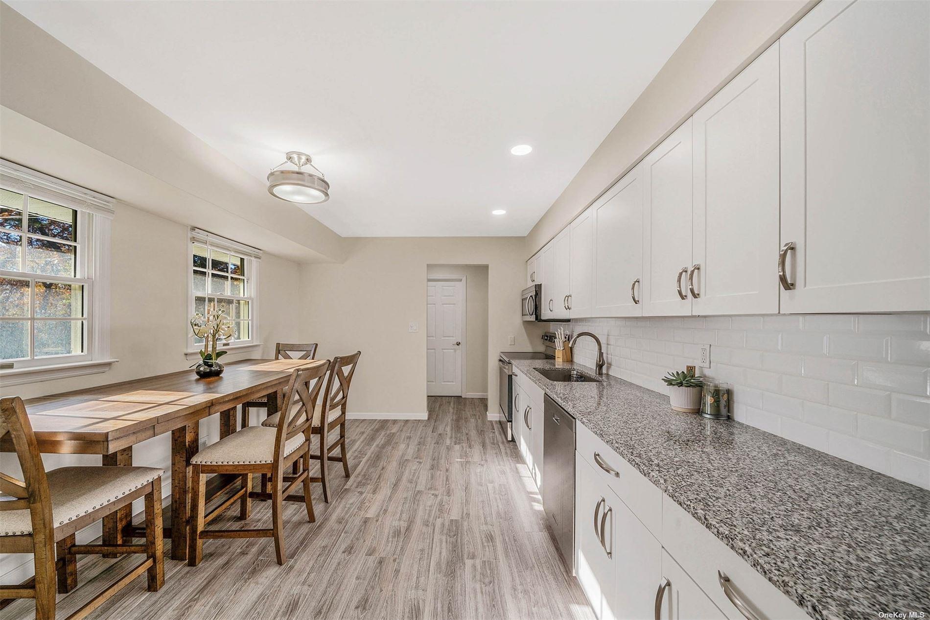 6 Rolling Hill Road Hampton Bays Hampton Bays, NY 11946