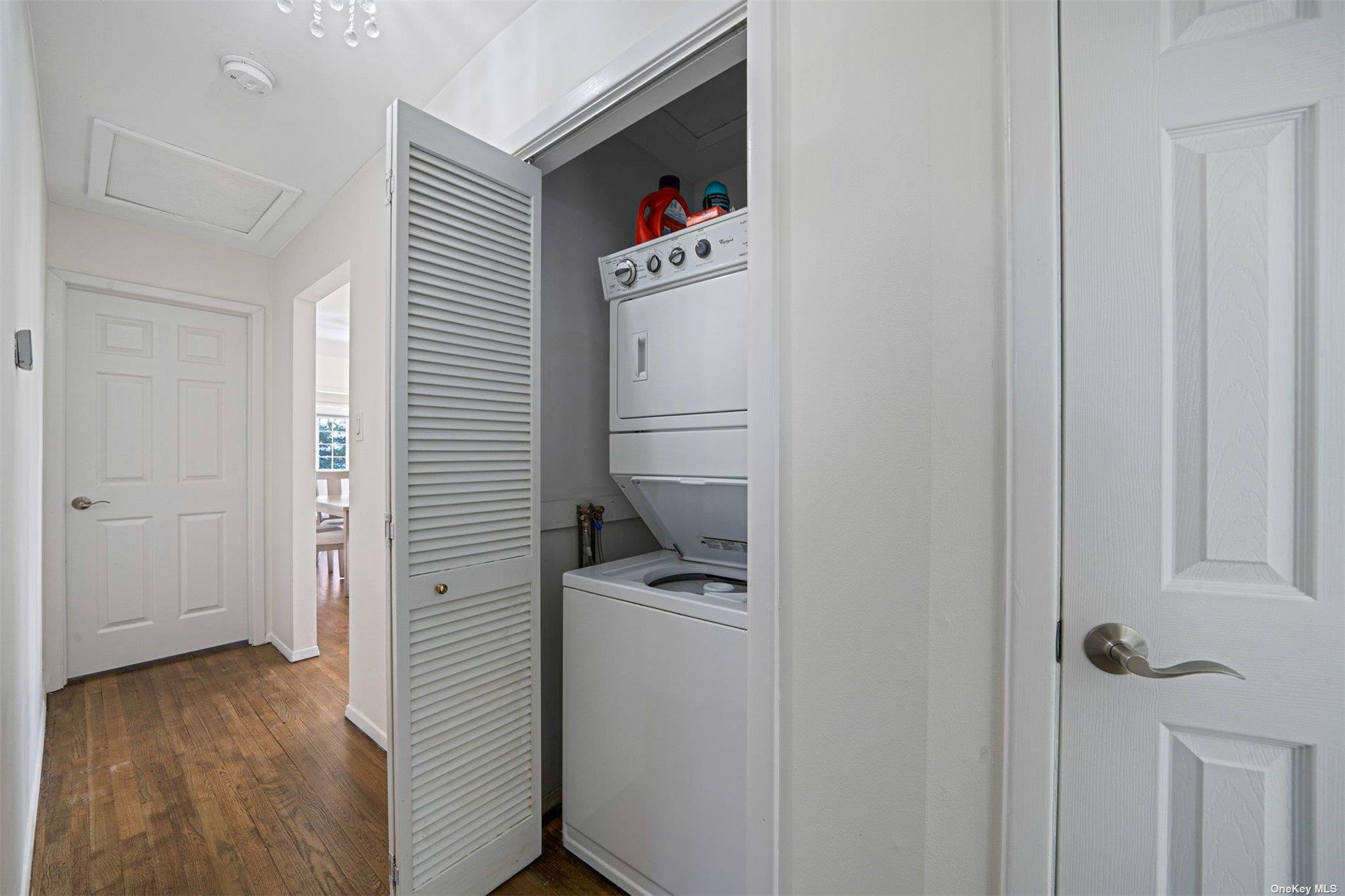 6 Rolling Hill Road Hampton Bays Hampton Bays, NY 11946