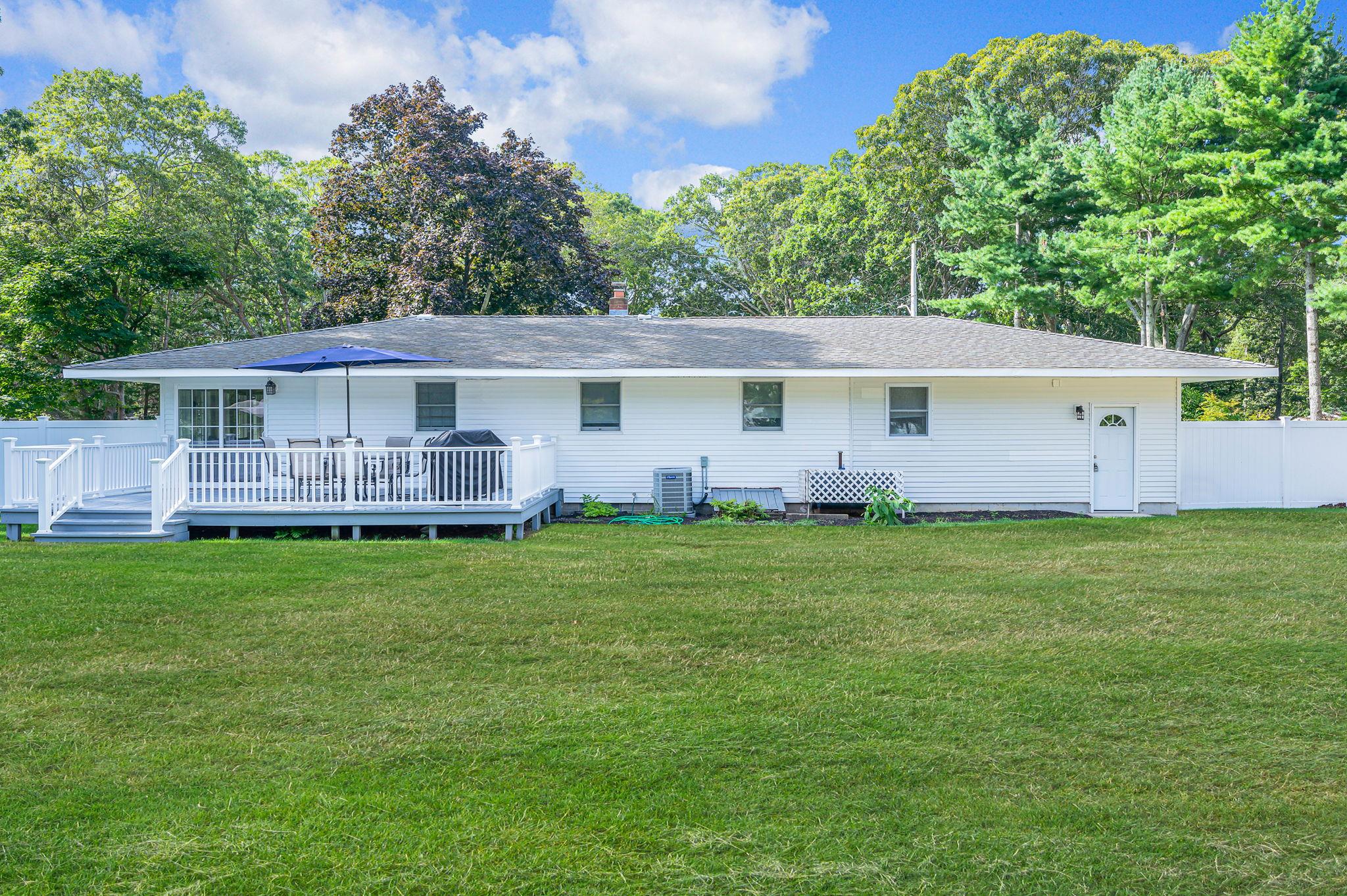6 Rolling Hill Road Hampton Bays Hampton Bays, NY 11946