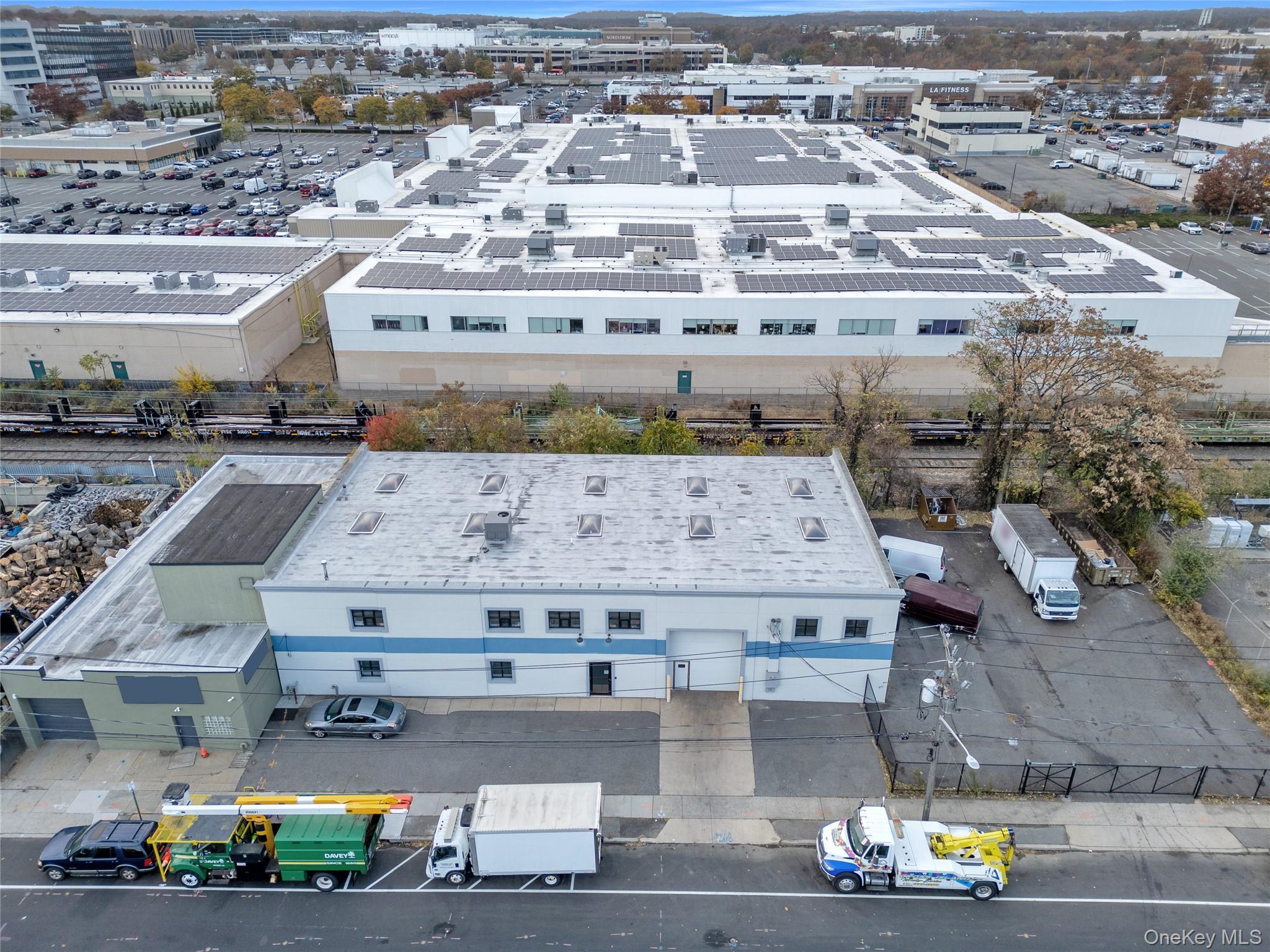 665 Commercial Avenue Garden City Garden City NY 11530