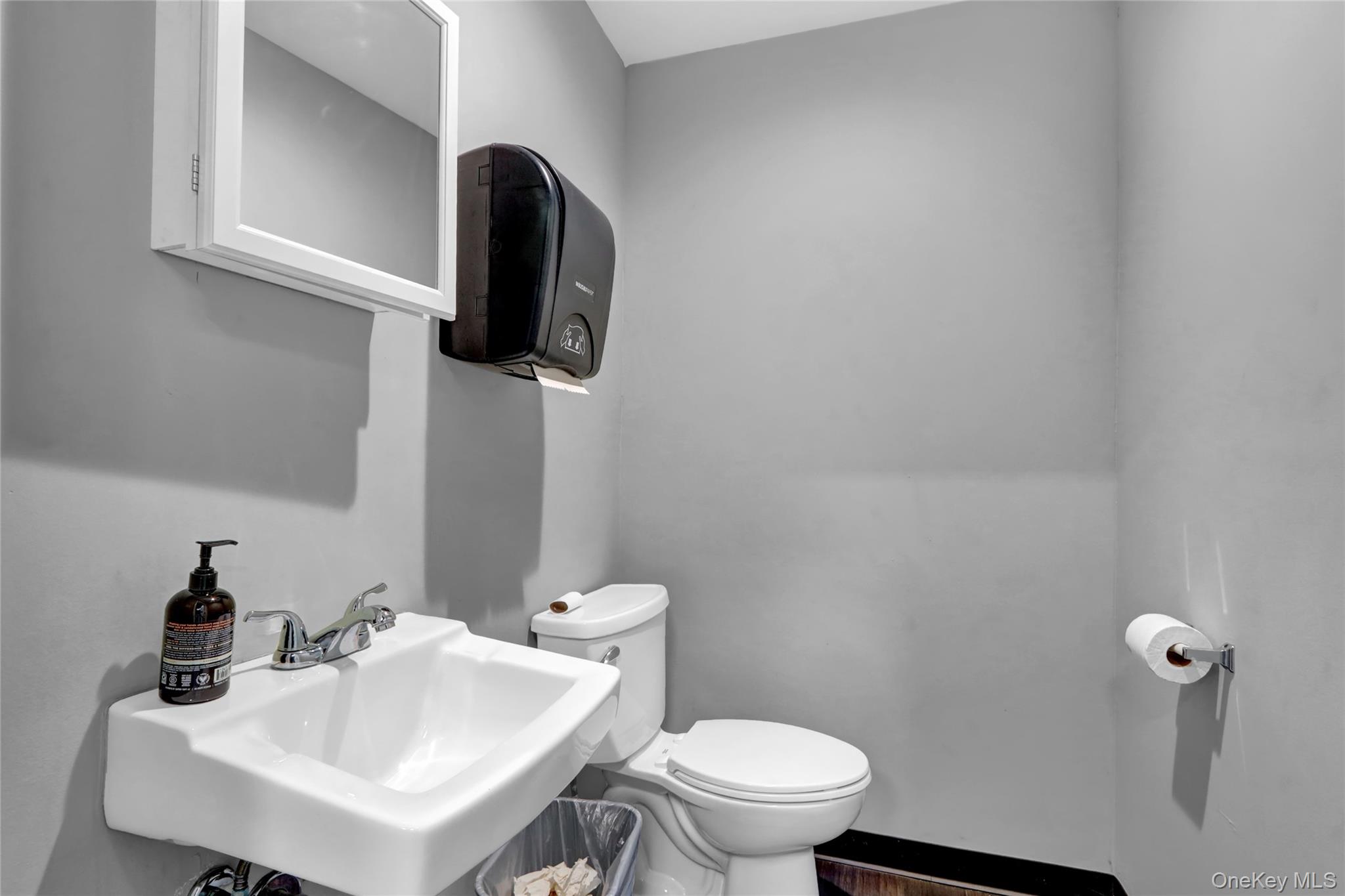 665 Commercial Avenue Garden City Garden City NY 11530