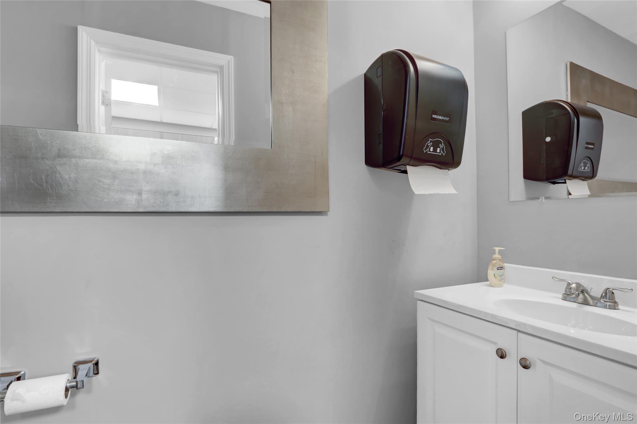 665 Commercial Avenue Garden City Garden City NY 11530