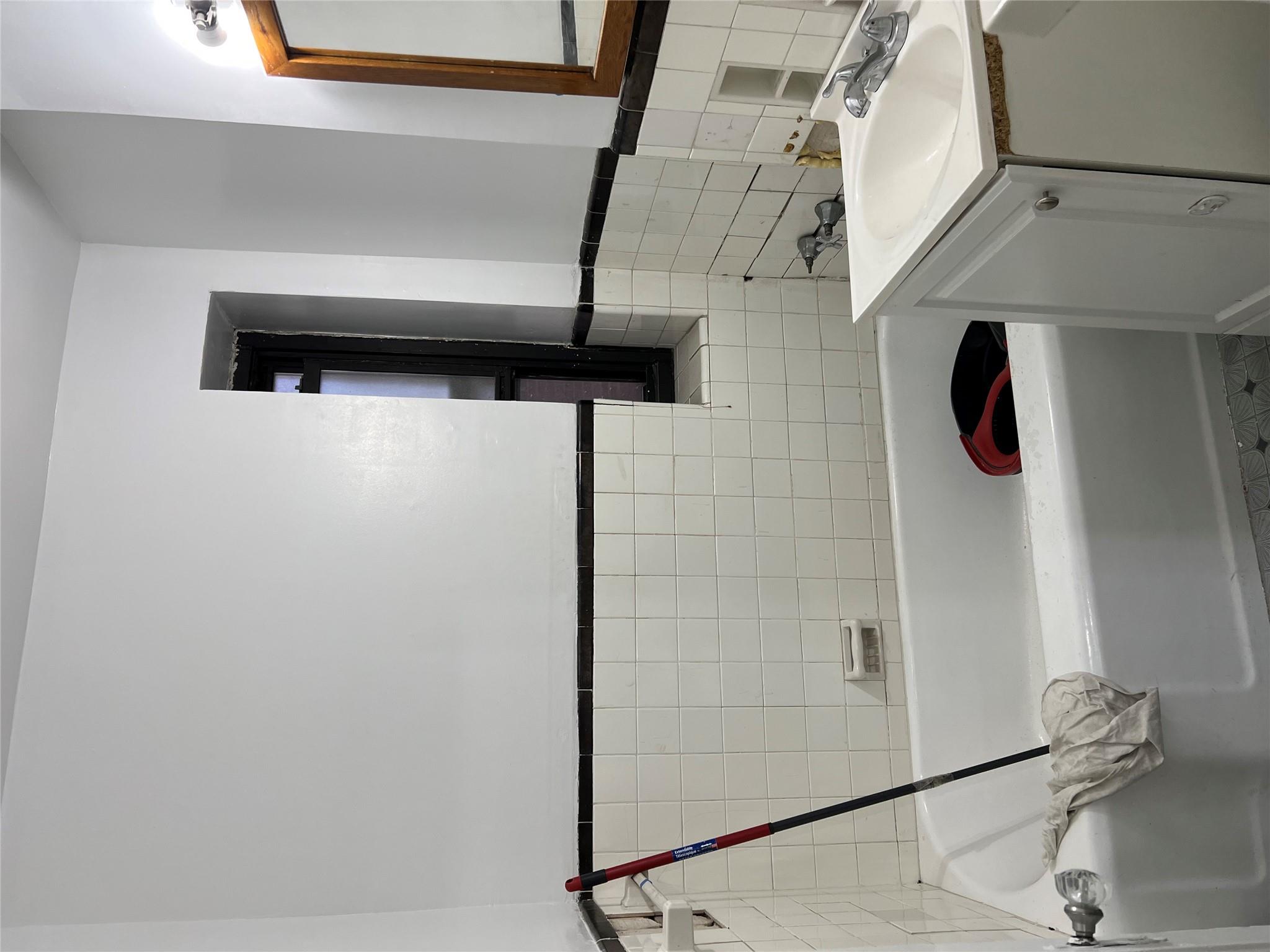 35-35 75th Street Apartment 127 Street 127 Jackson Heights Jackson Heights, NY 11372