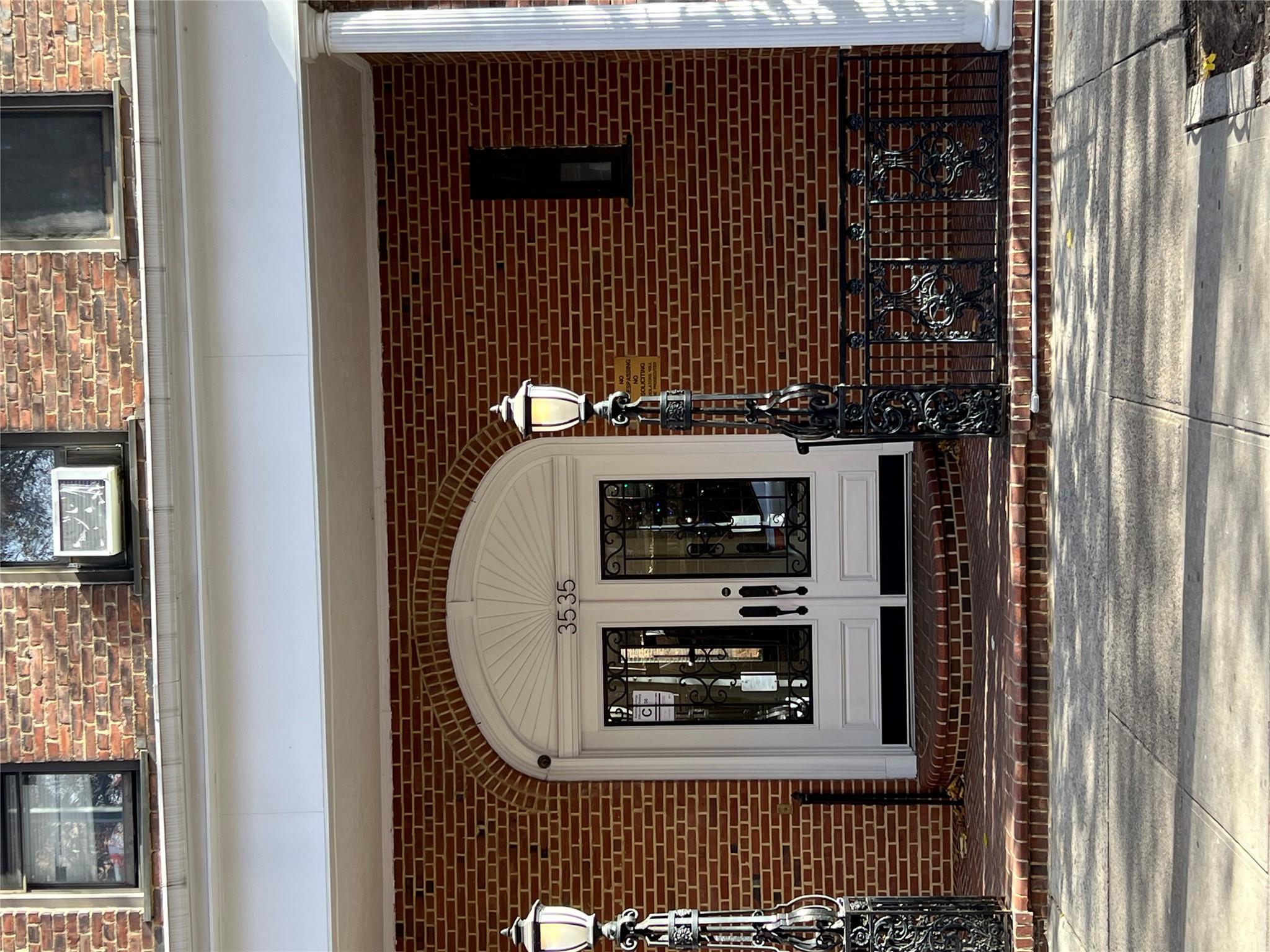 35-35 75th Street Apartment 127 Street 127 Jackson Heights Jackson Heights, NY 11372