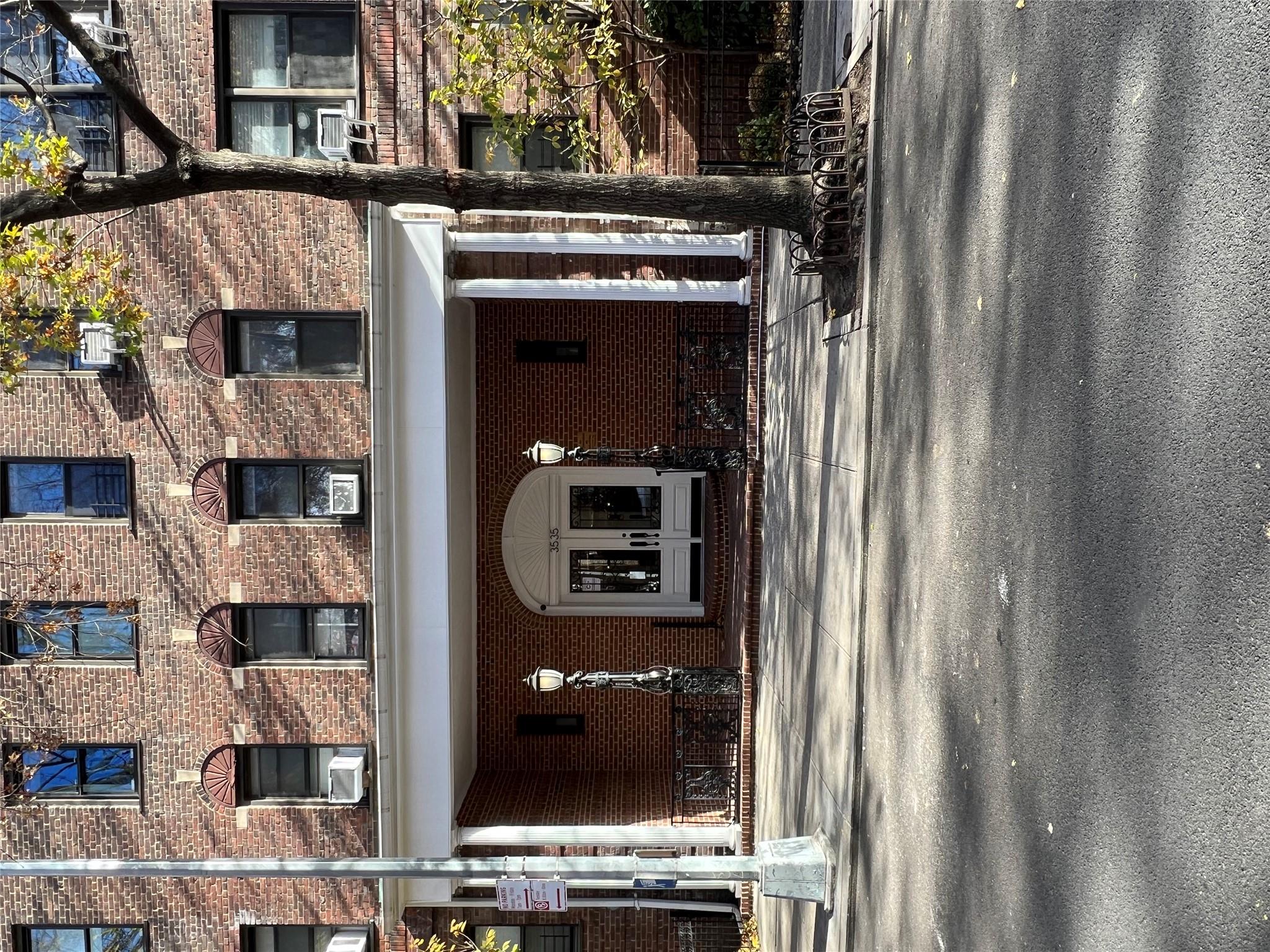 35-35 75th Street Apartment 127 Street 127 Jackson Heights Jackson Heights, NY 11372