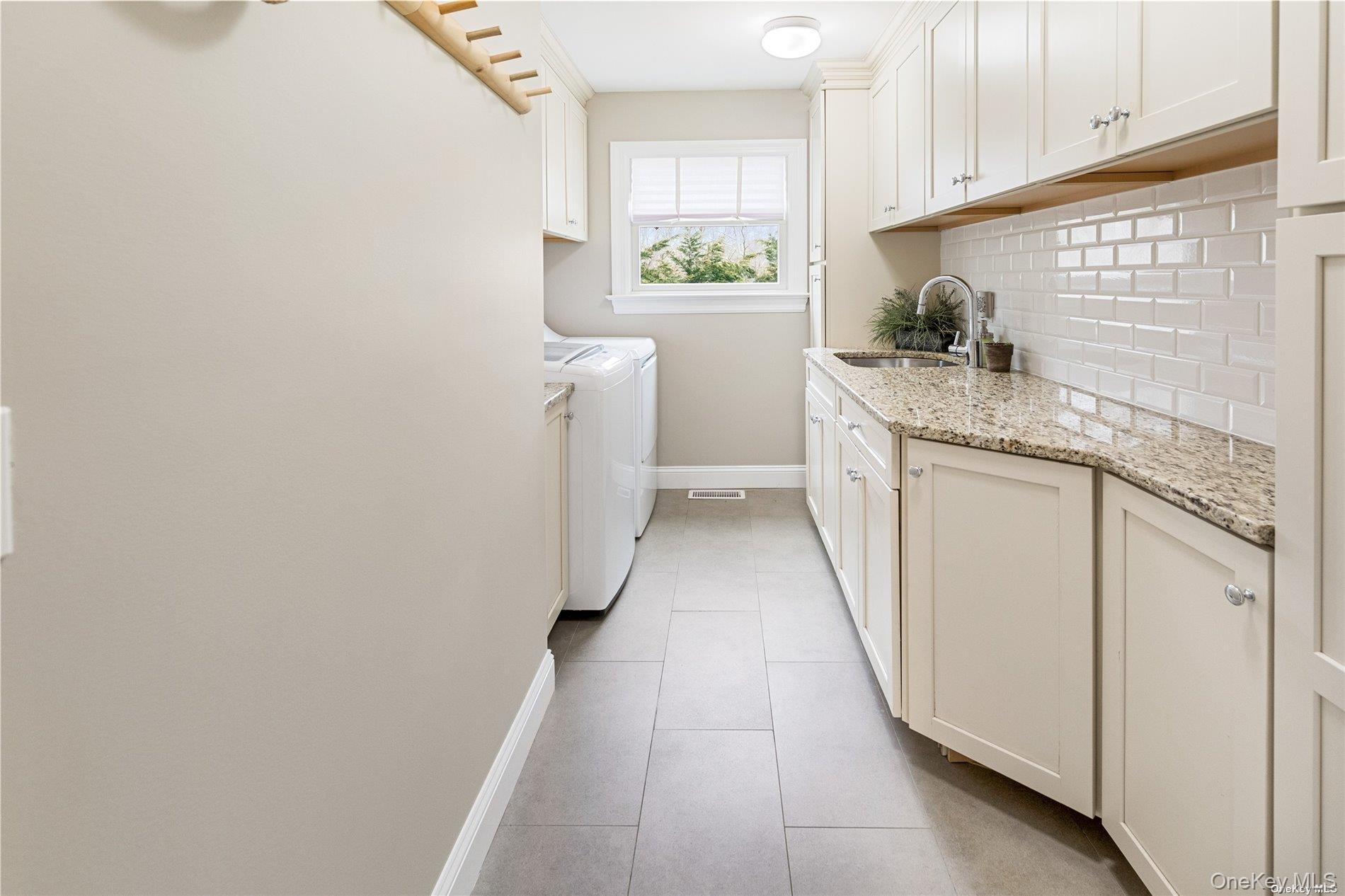 29 Missapoque Avenue Southampton Southampton, NY 11968