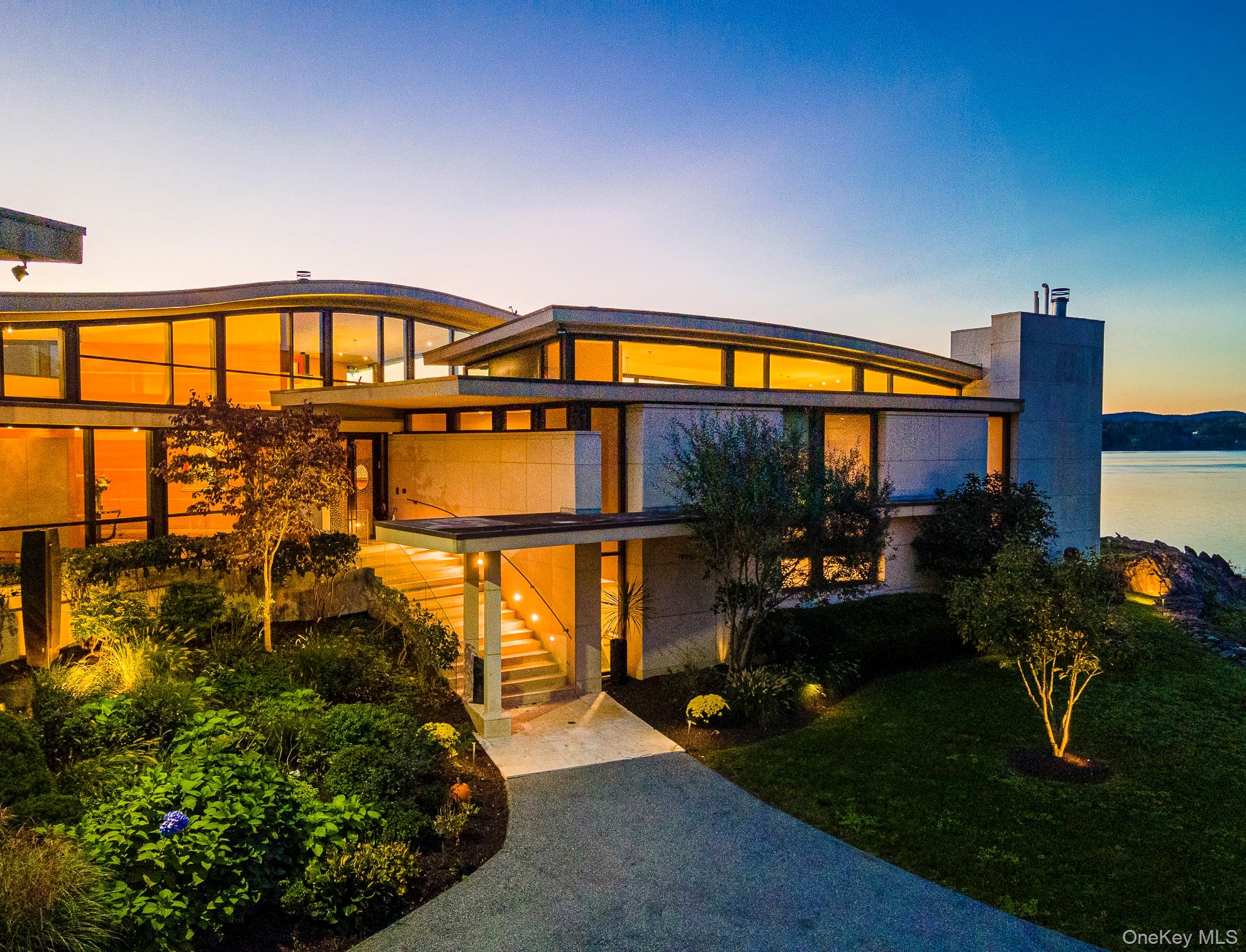 46 Ledgerock Lane Out of NYC Hyde Park, NY 12538