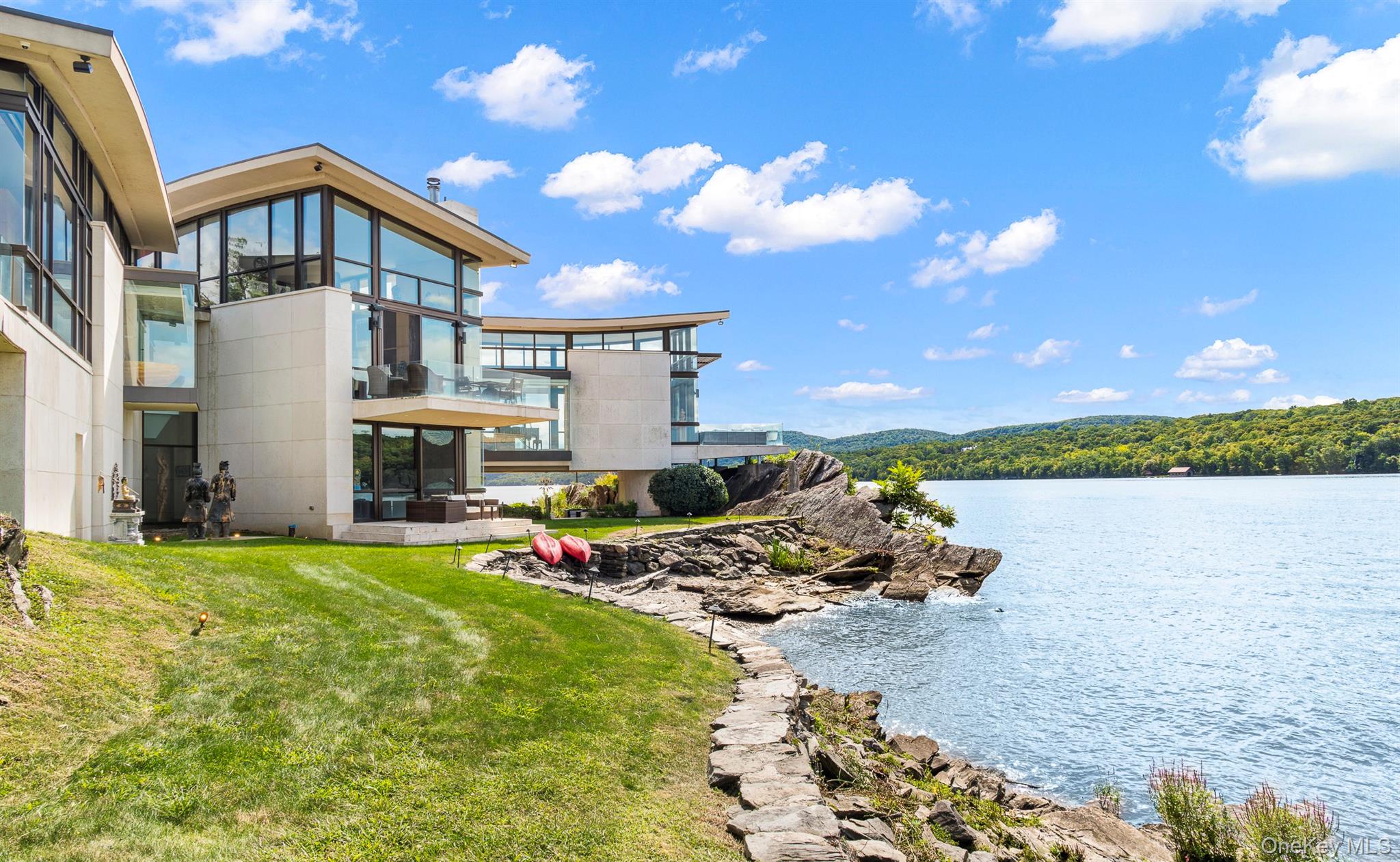 46 Ledgerock Lane Out of NYC Hyde Park, NY 12538