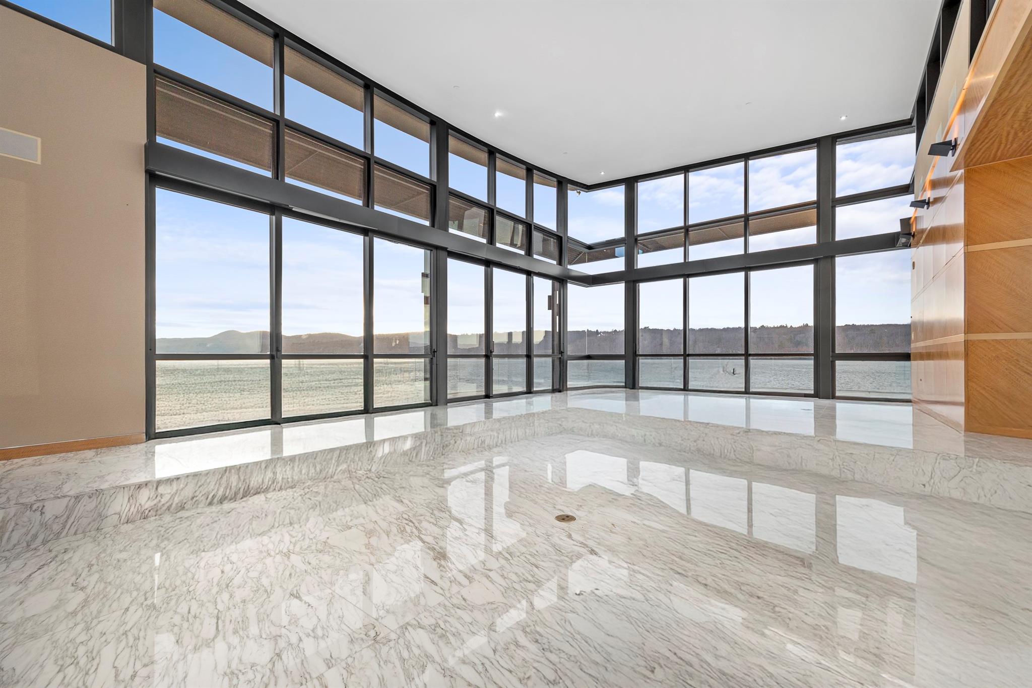 46 Ledgerock Lane Out of NYC Hyde Park, NY 12538