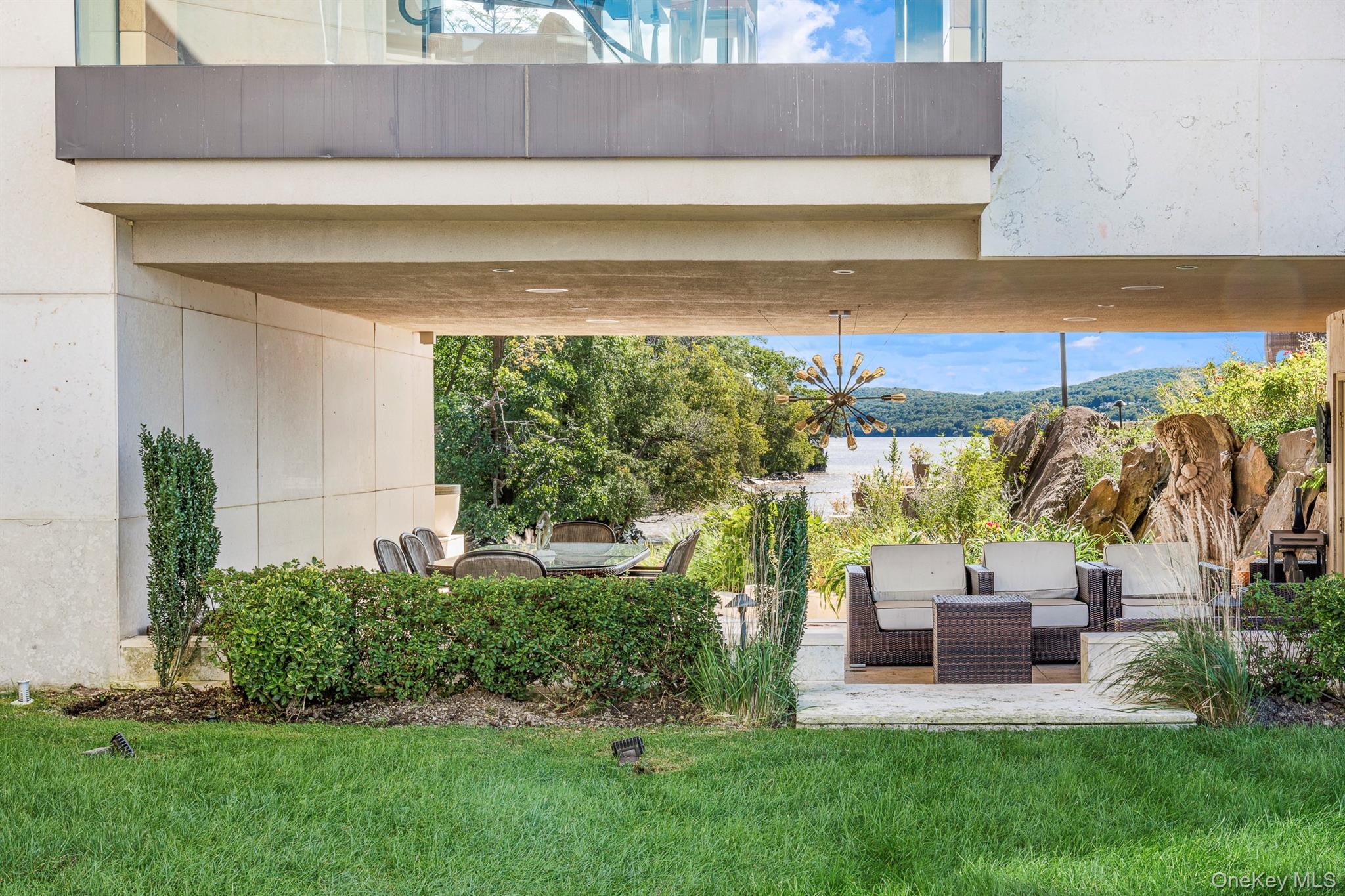 46 Ledgerock Lane Out of NYC Hyde Park, NY 12538