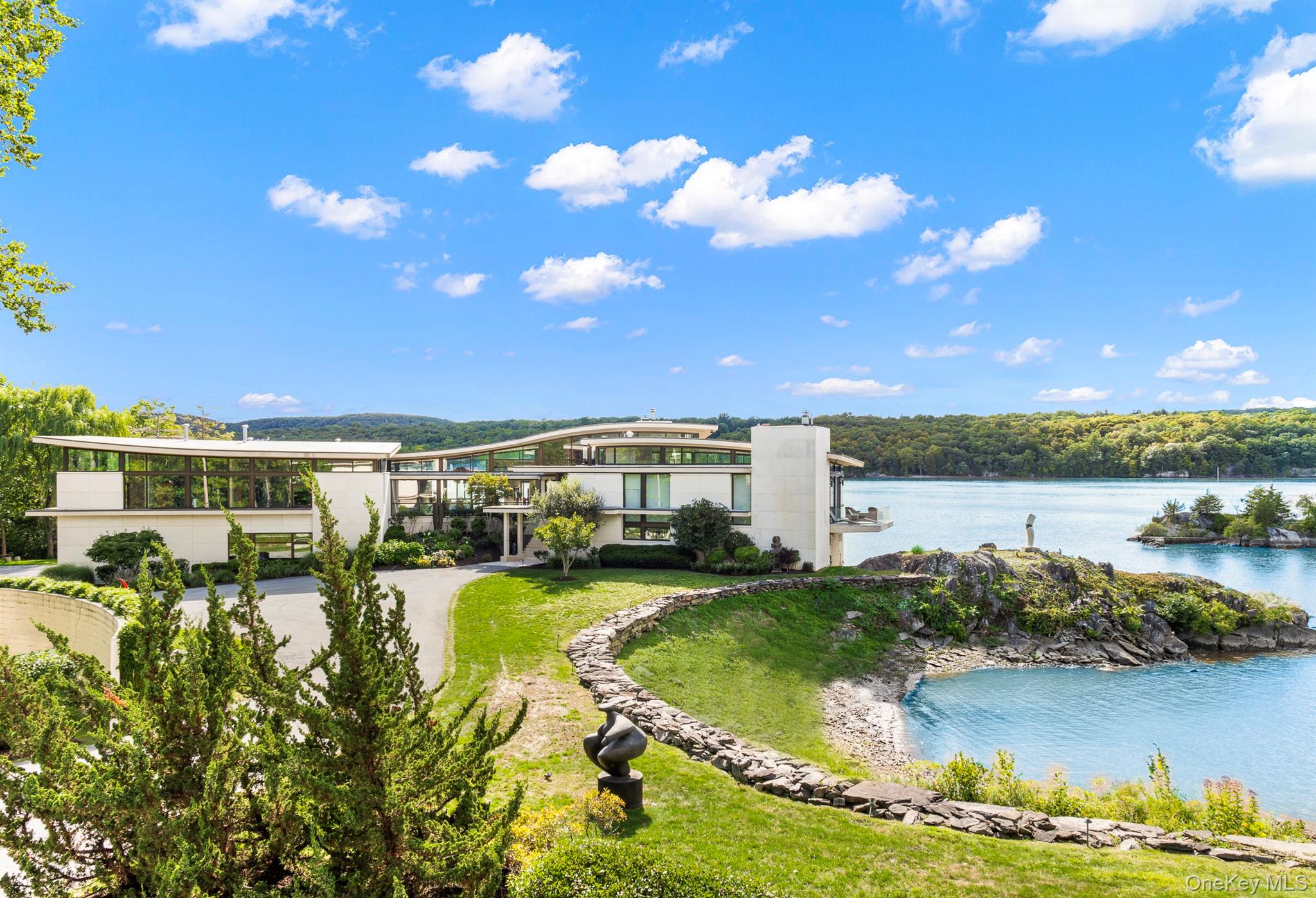 46 Ledgerock Lane Out of NYC Hyde Park, NY 12538