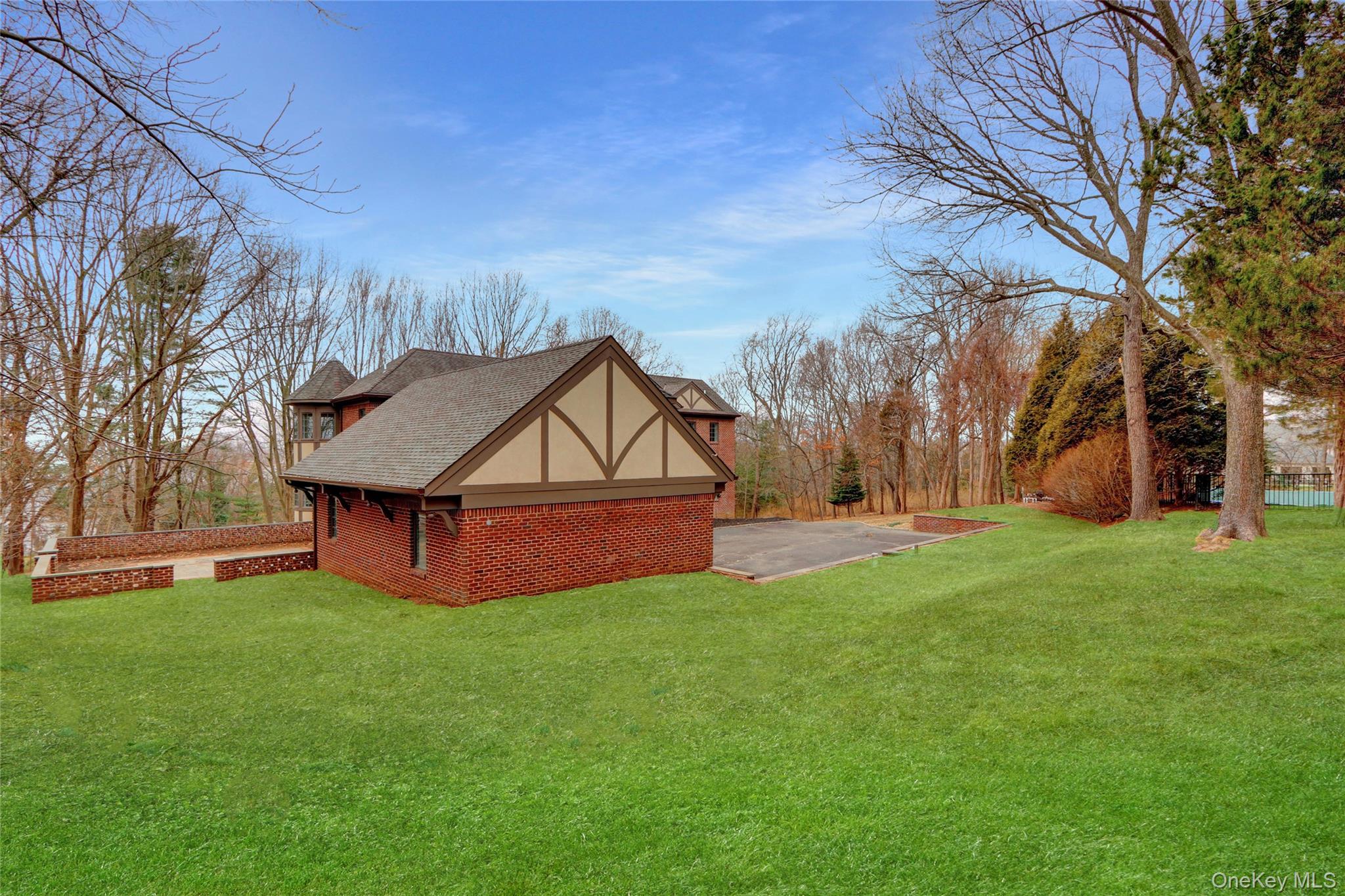 117 Centre Island Road Centre Island Centre Island, NY 11771