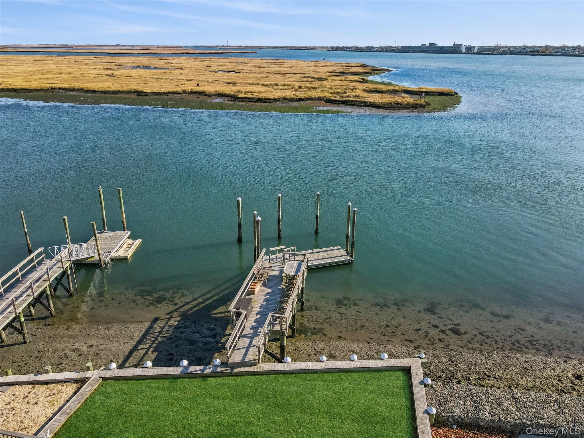 255 Delaware Avenue Island Park Island Park, NY 11558