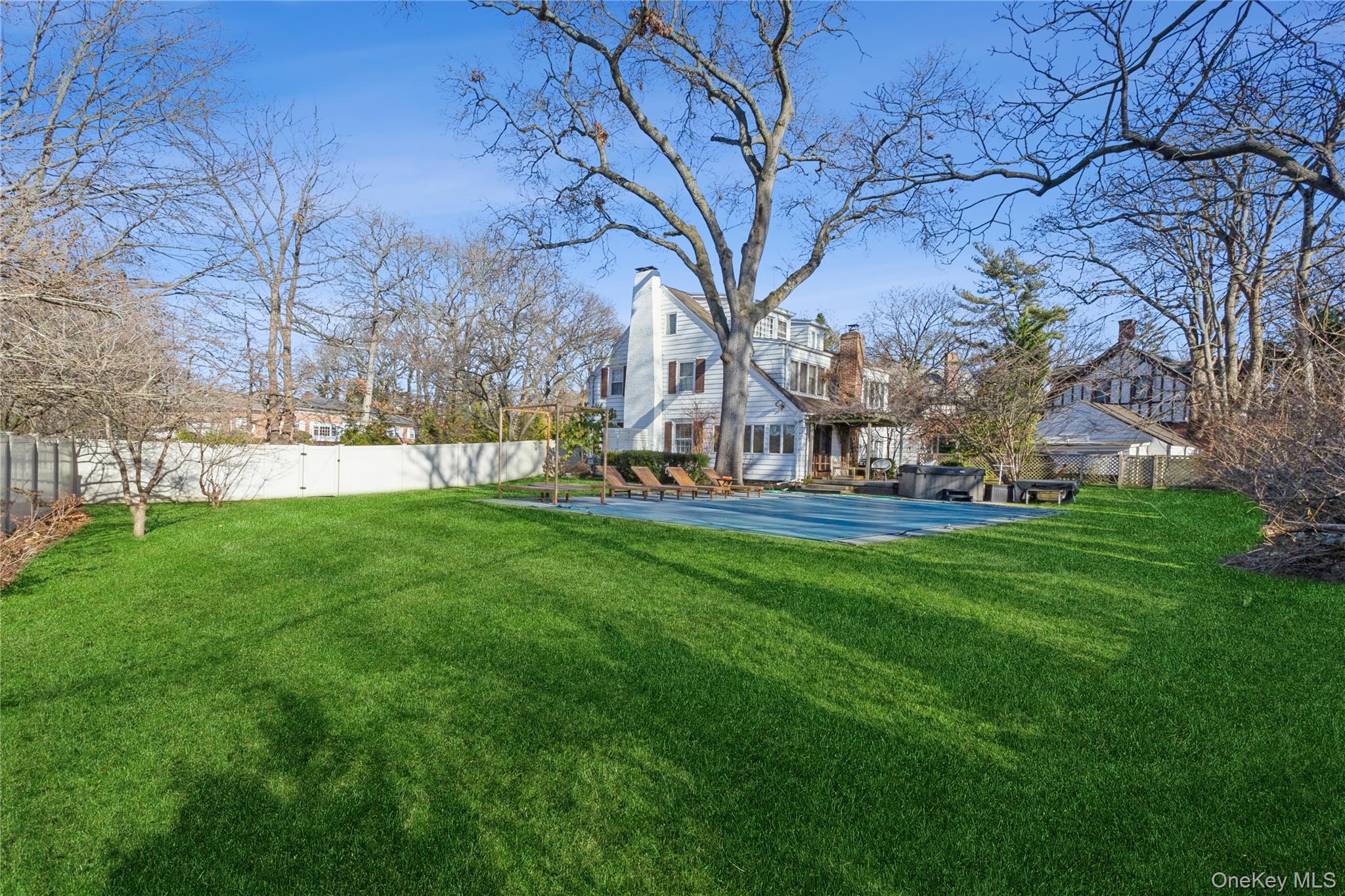 180 Longwood Crossing Lawrence Lawrence, NY 11559