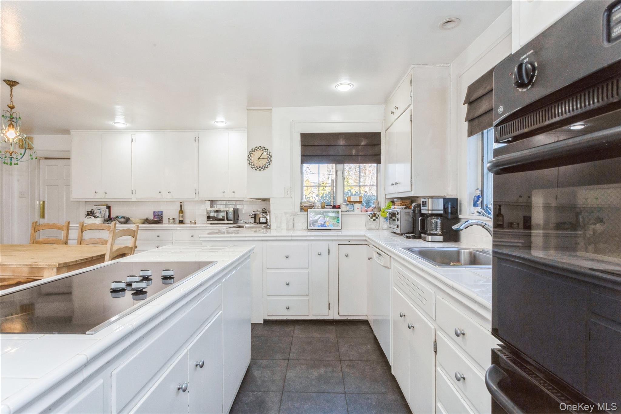 180 Longwood Crossing Lawrence Lawrence, NY 11559