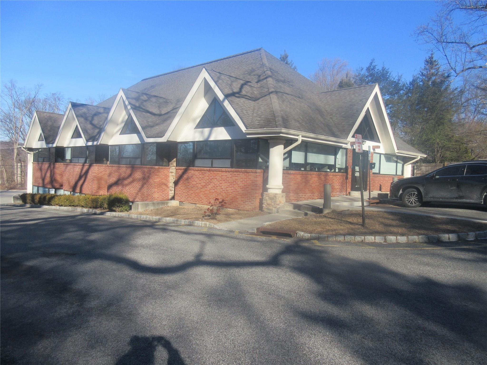 49 N Airmont Road Out of NYC Suffern, NY 10901