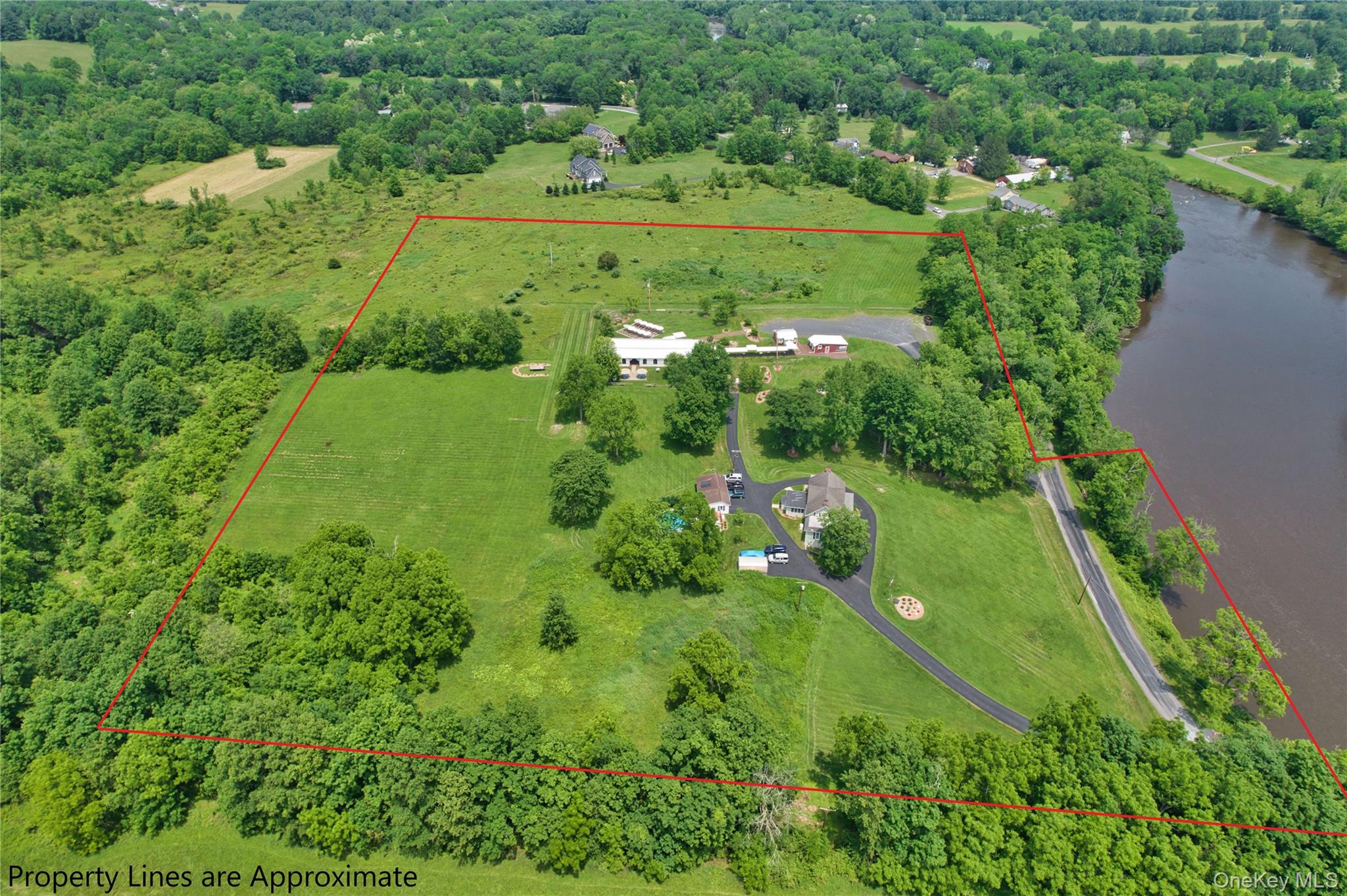 71 Lippincott Road Out of NYC Wallkill, NY 12589