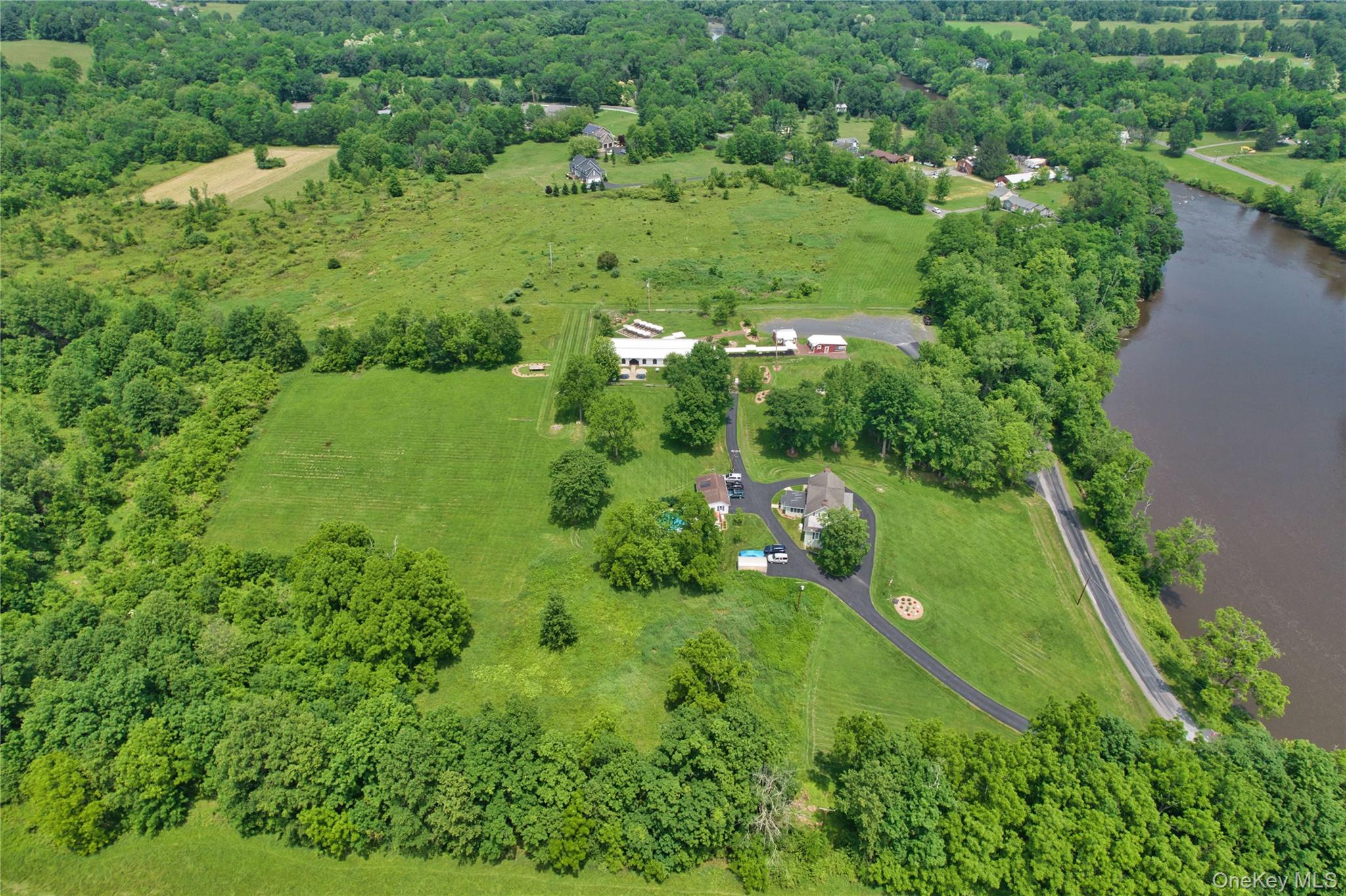 71 Lippincott Road Out of NYC Wallkill, NY 12589