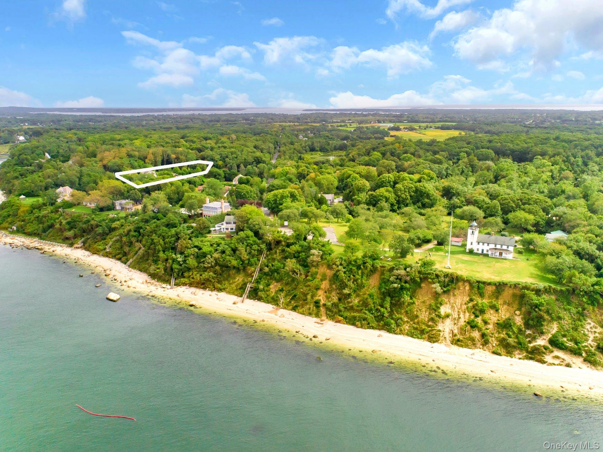 590 Soundview Av Extension Southold Southold, NY 11971