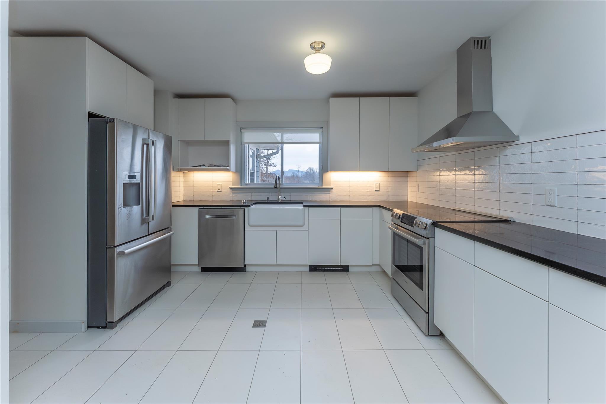 1091 Albany Post Road Out of NYC Gardiner, NY 12525