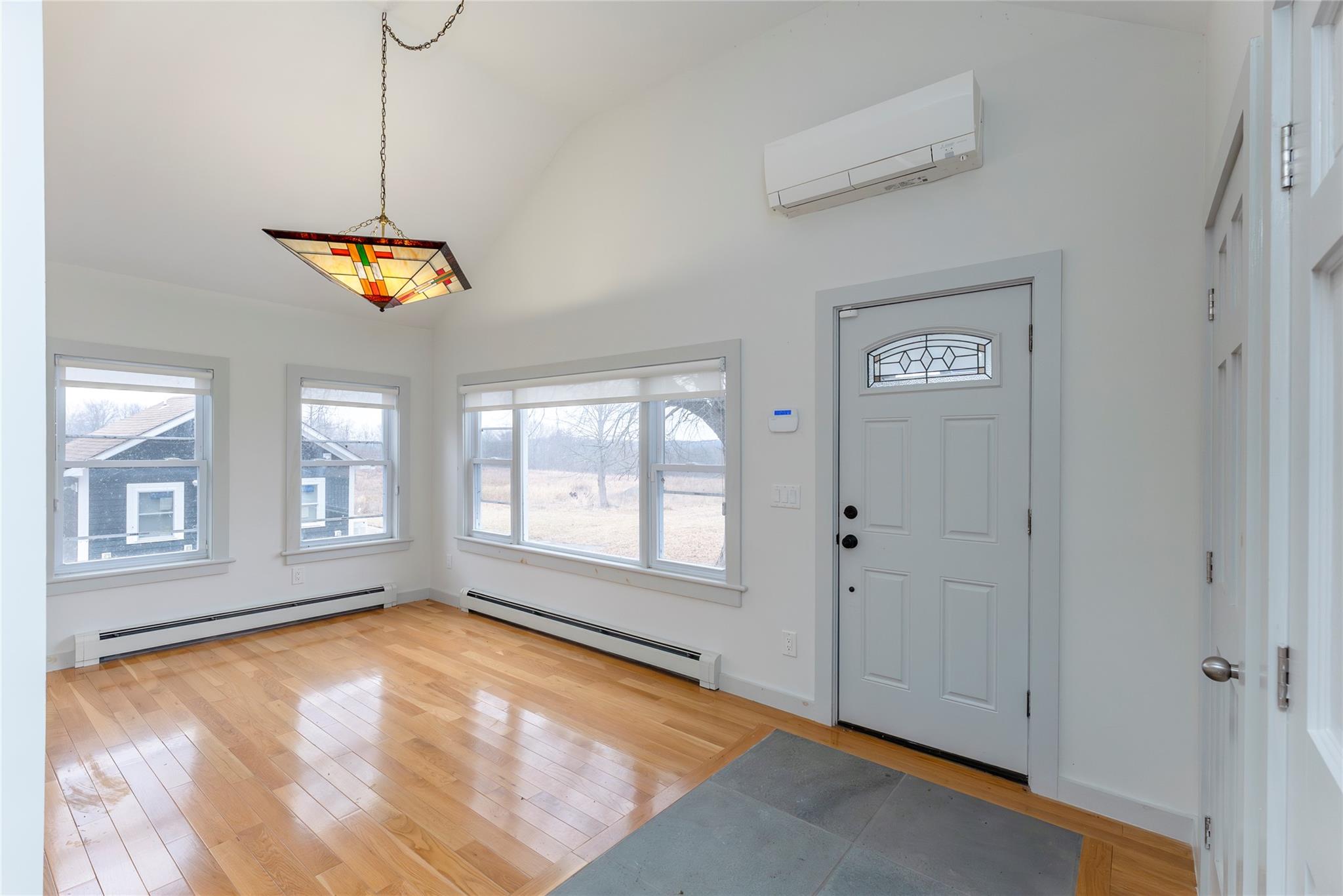 1091 Albany Post Road Out of NYC Gardiner, NY 12525