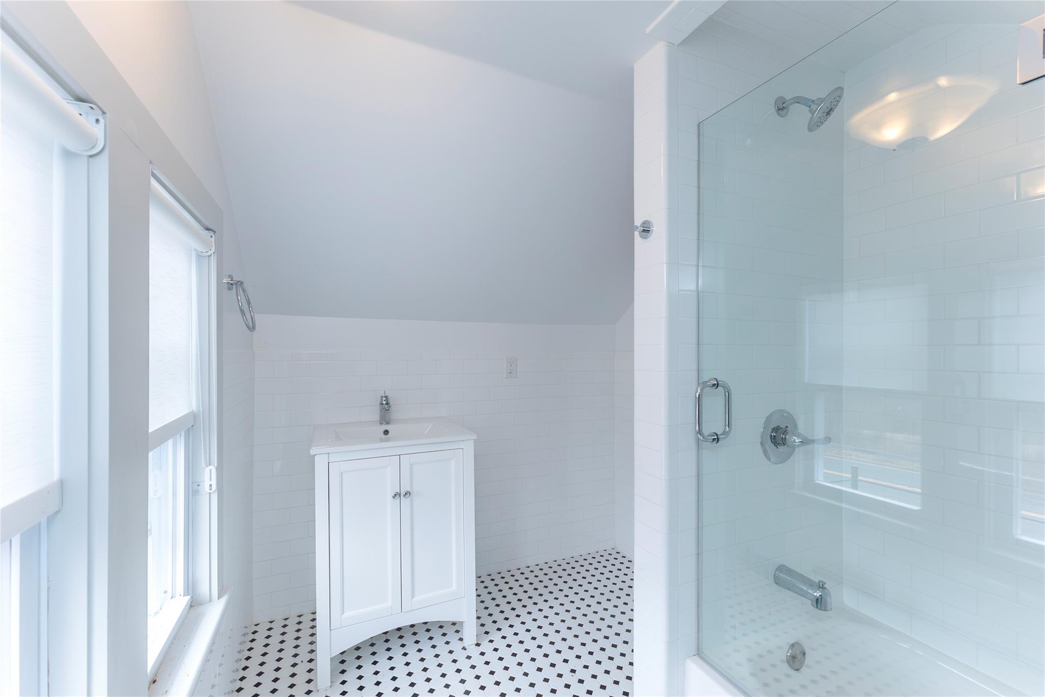 1091 Albany Post Road Out of NYC Gardiner, NY 12525