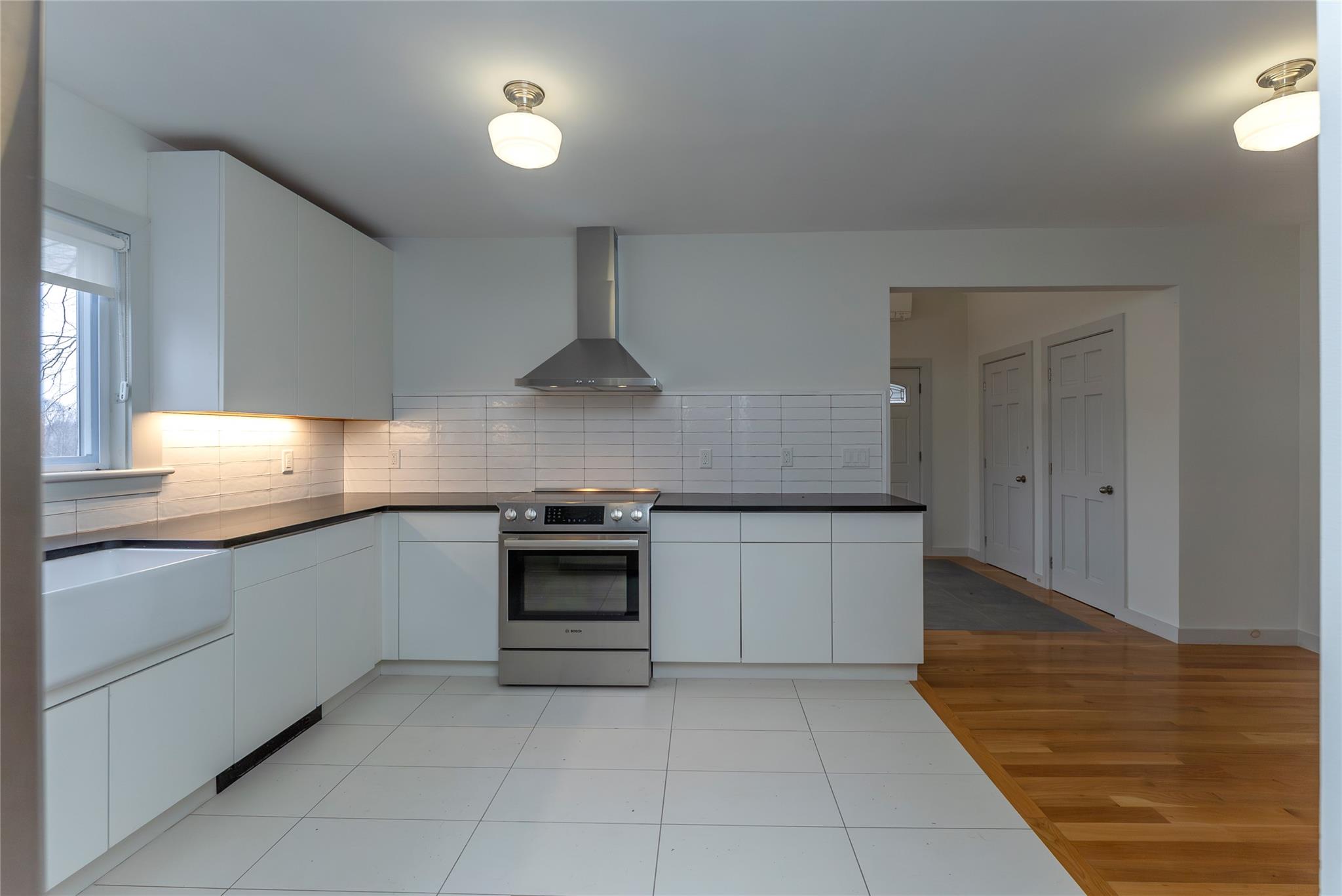 1091 Albany Post Road Out of NYC Gardiner, NY 12525