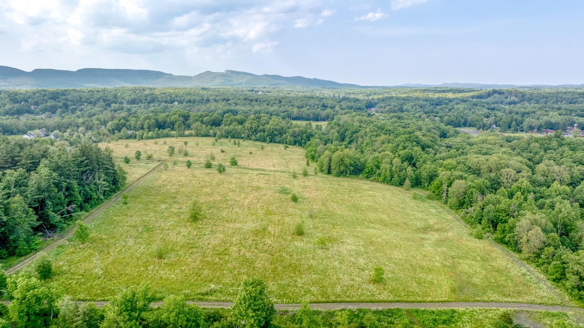 1091 Albany Post Road Out of NYC Gardiner, NY 12525