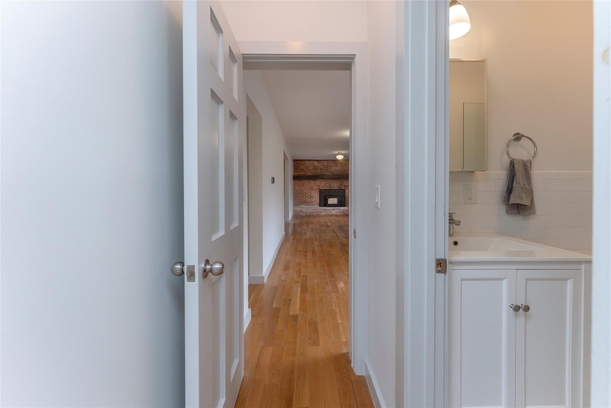 1091 Albany Post Road Out of NYC Gardiner, NY 12525