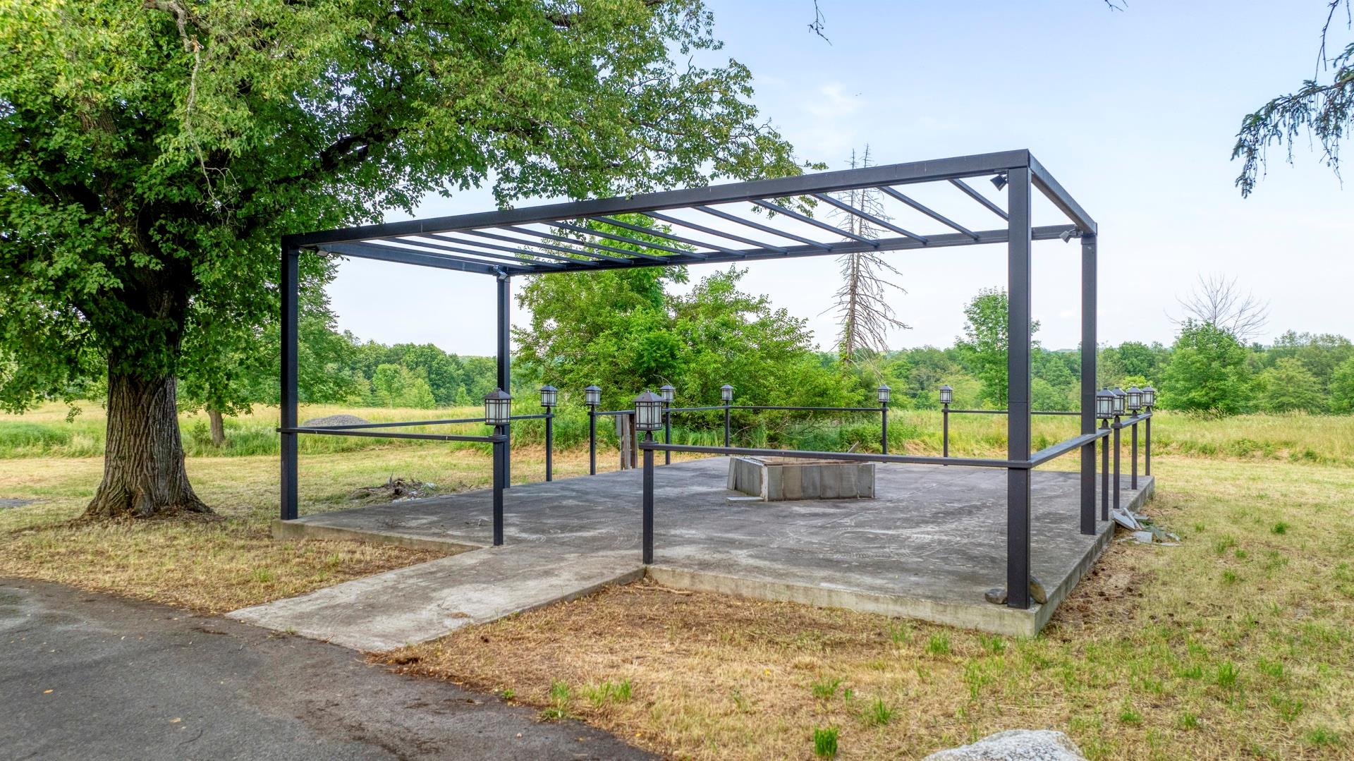 1091 Albany Post Road Out of NYC Gardiner, NY 12525