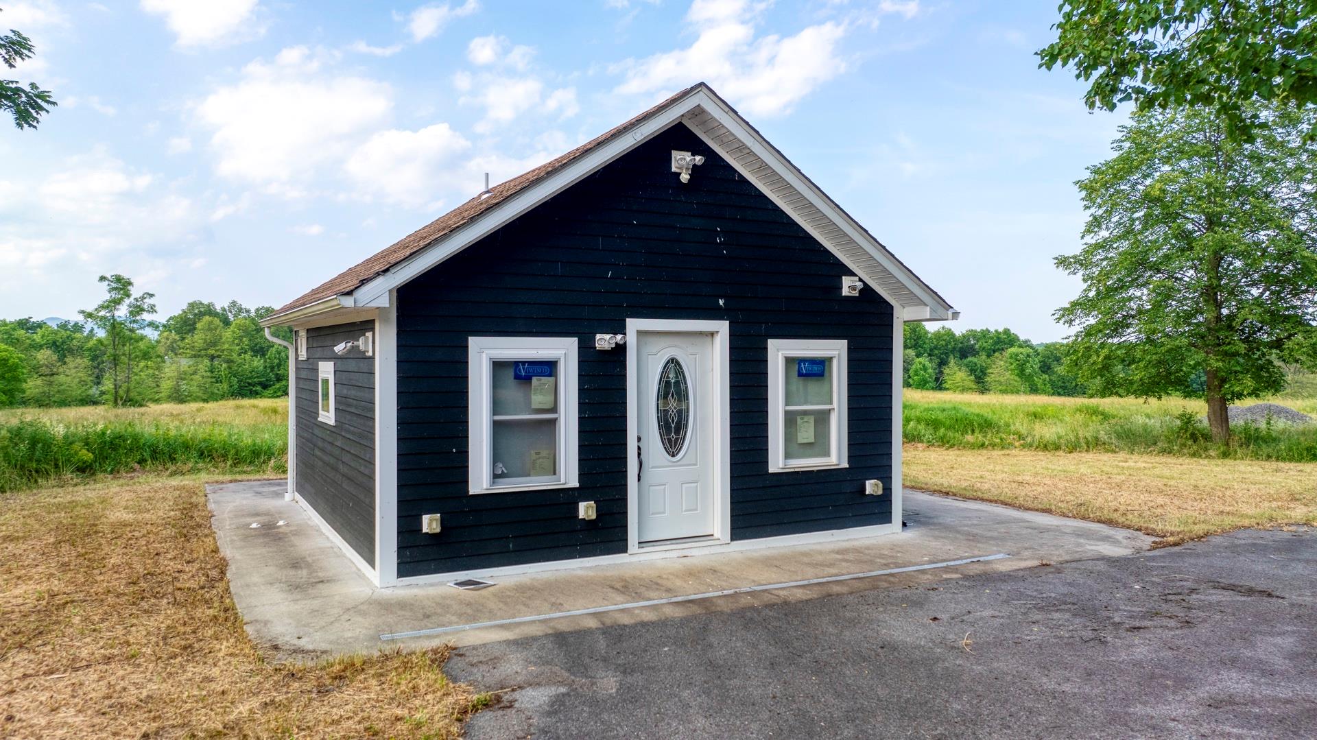 1091 Albany Post Road Out of NYC Gardiner, NY 12525