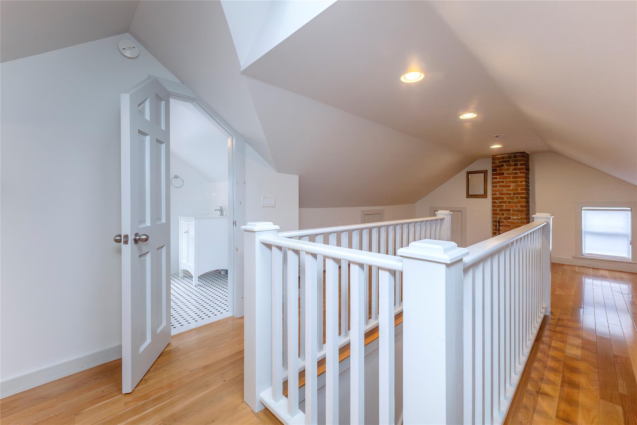 1091 Albany Post Road Out of NYC Gardiner, NY 12525