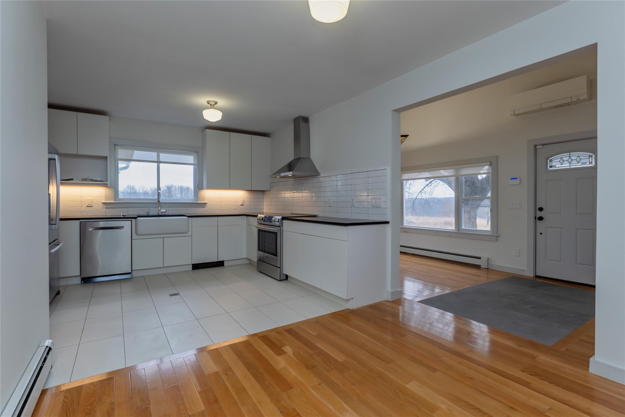 1091 Albany Post Road Out of NYC Gardiner, NY 12525