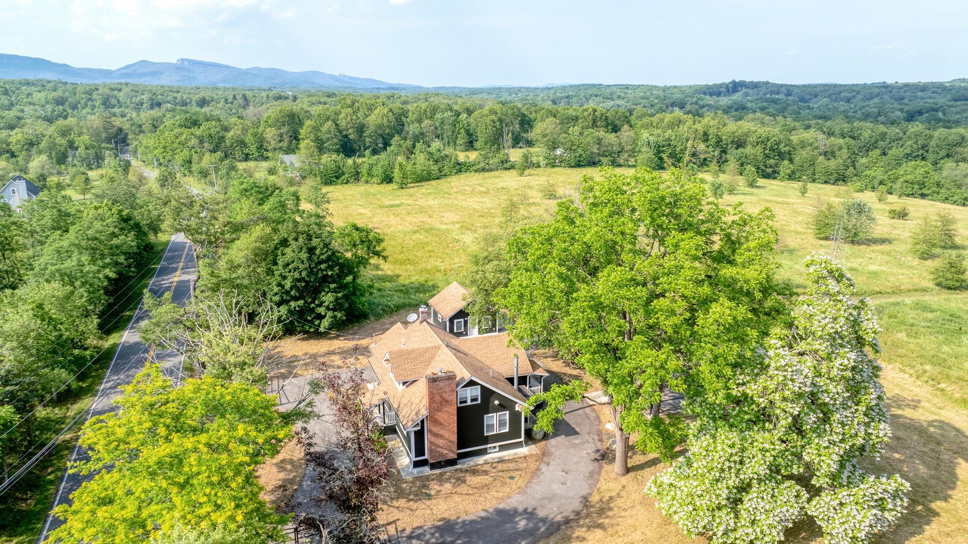 1091 Albany Post Road Out of NYC Gardiner, NY 12525