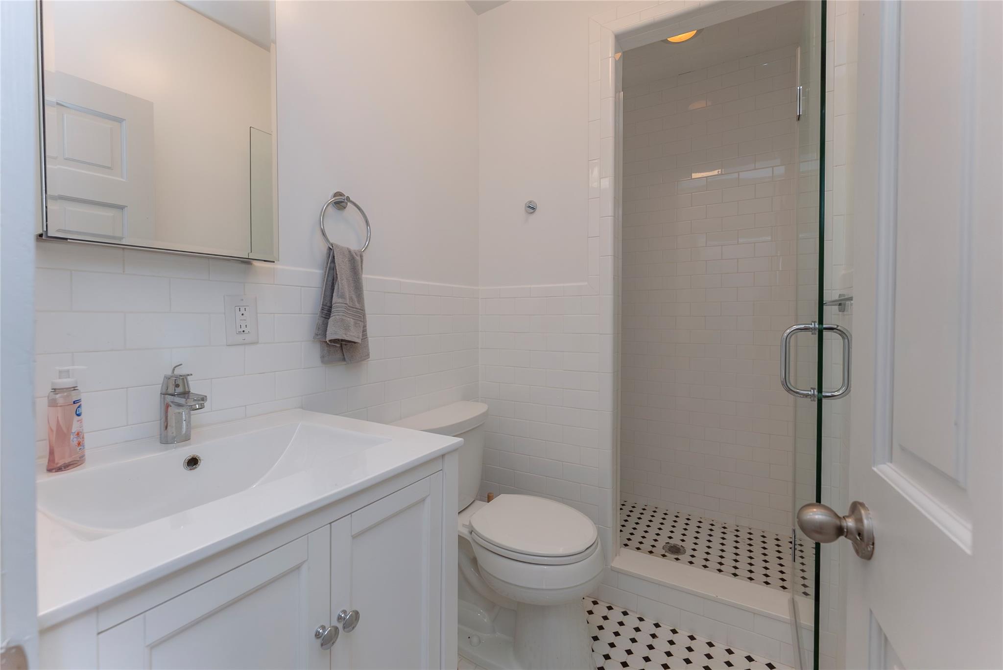 1091 Albany Post Road Out of NYC Gardiner, NY 12525