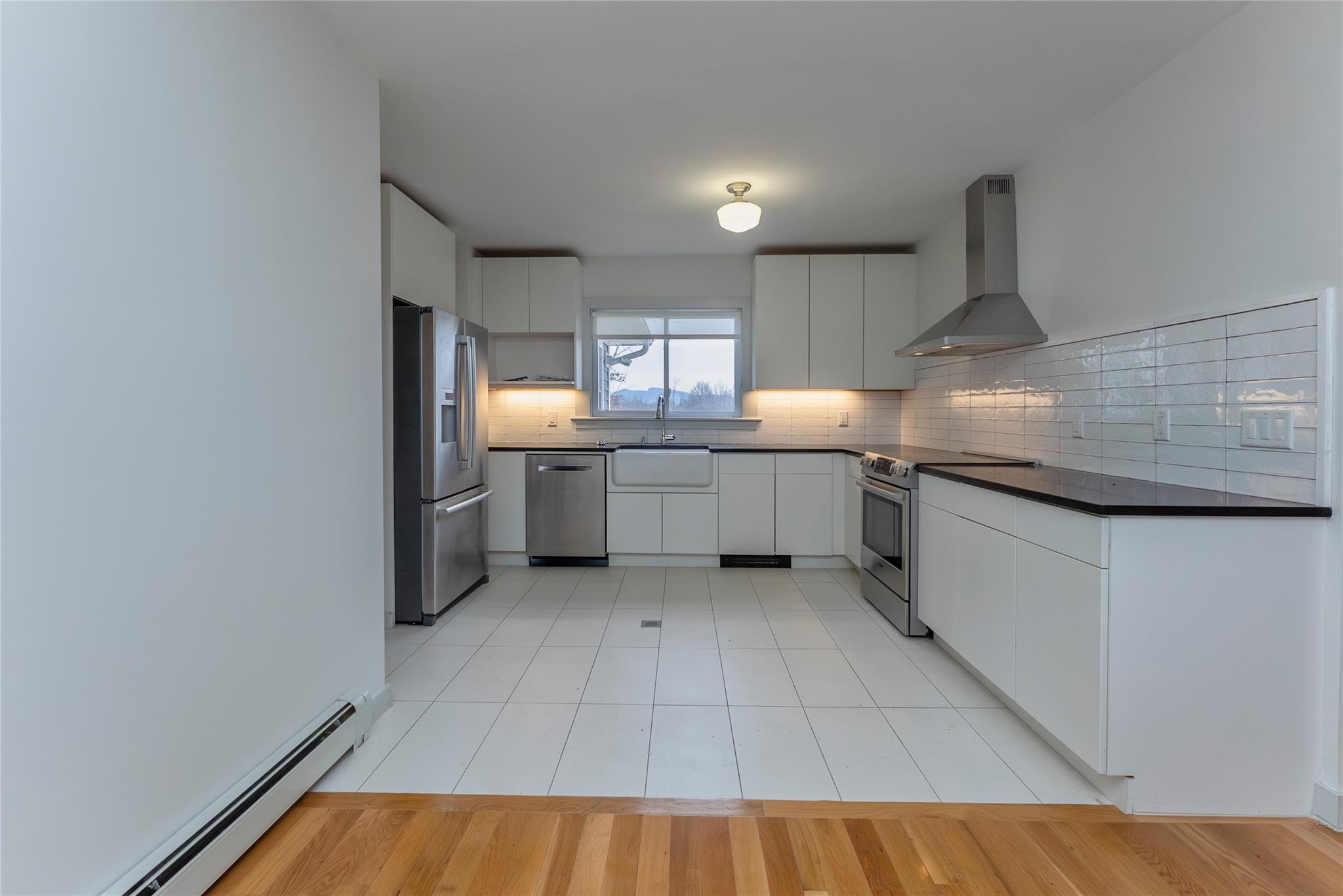 1091 Albany Post Road Out of NYC Gardiner, NY 12525