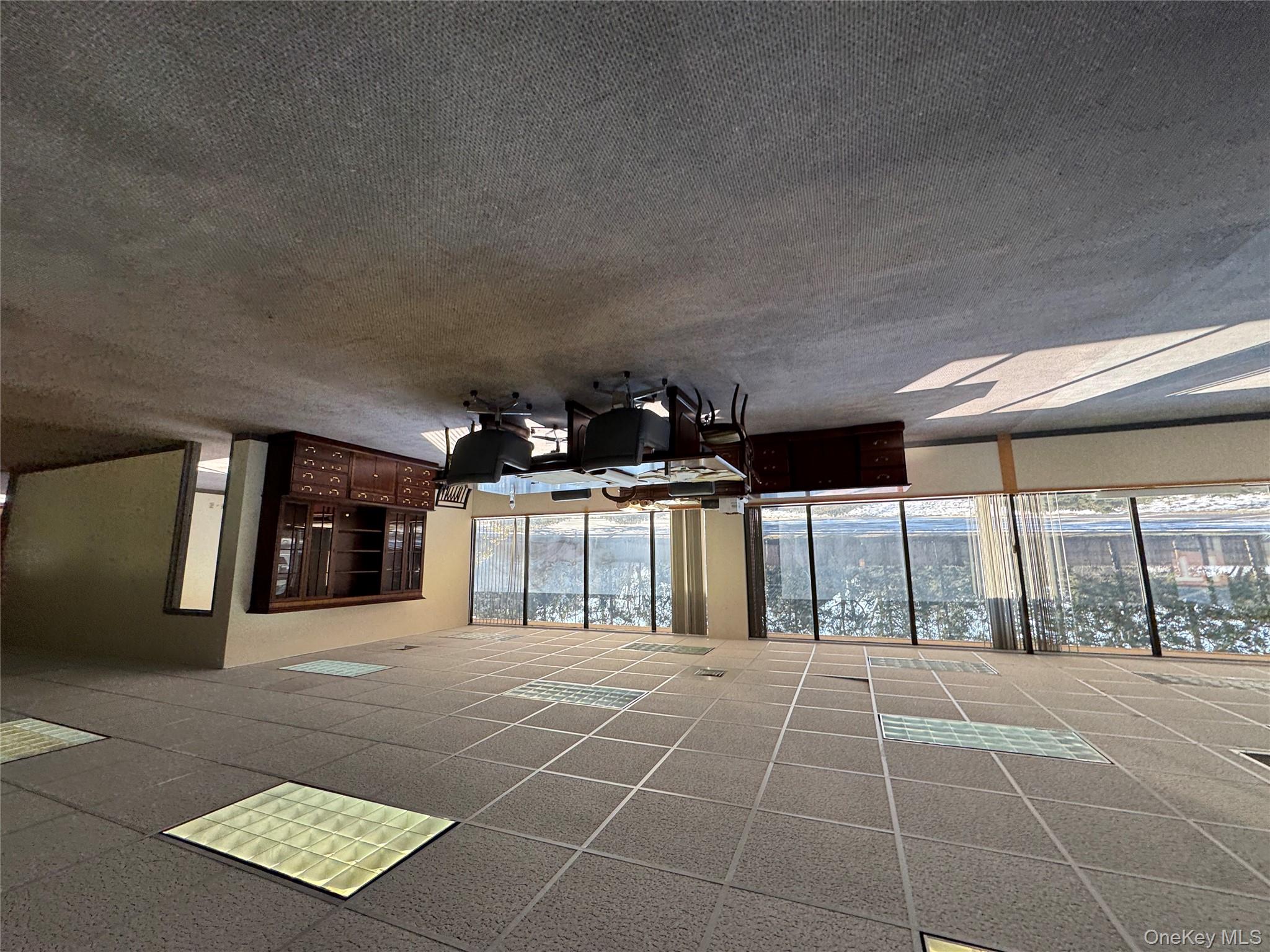 1400 Youngs Avenue Southold Southold, NY 11971