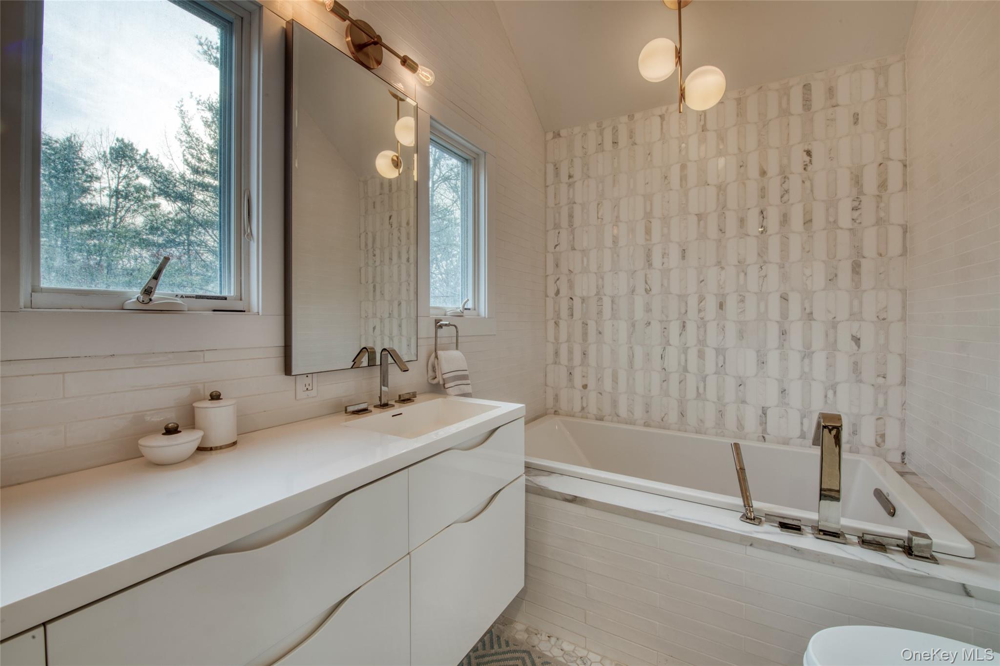 57 Big Fresh Pond Road Southampton Southampton, NY 11968