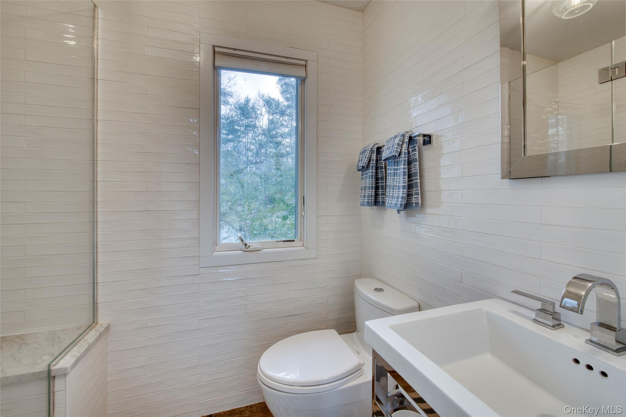 57 Big Fresh Pond Road Southampton Southampton, NY 11968