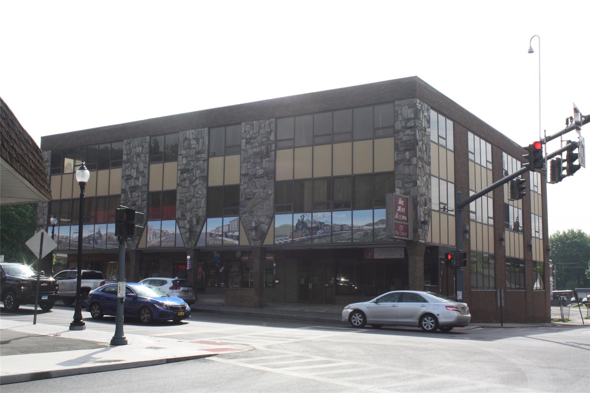 123 Pike Street 204 Out of NYC Port Jervis, NY 12771