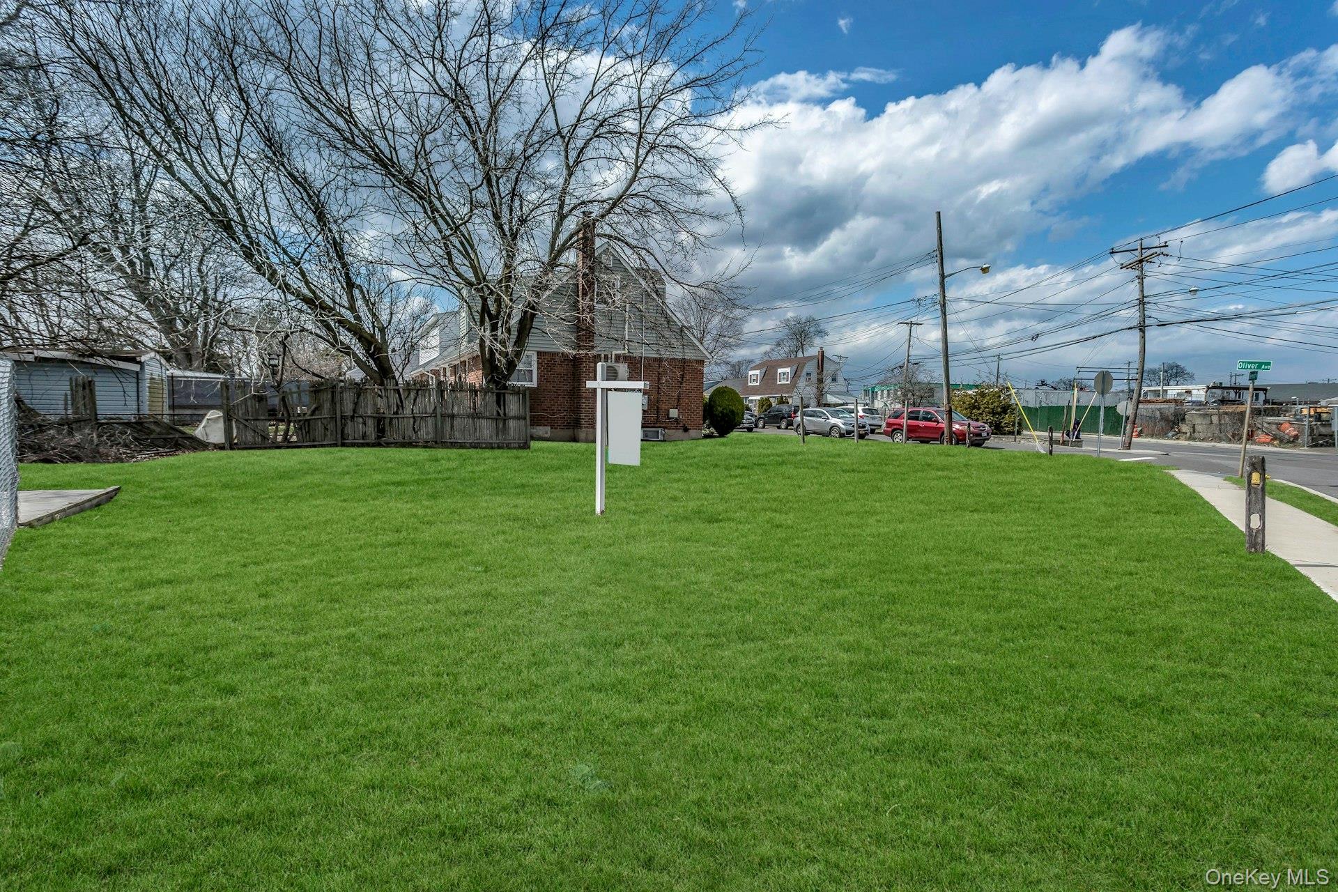 899 Old Country Road Westbury Westbury, NY 11590