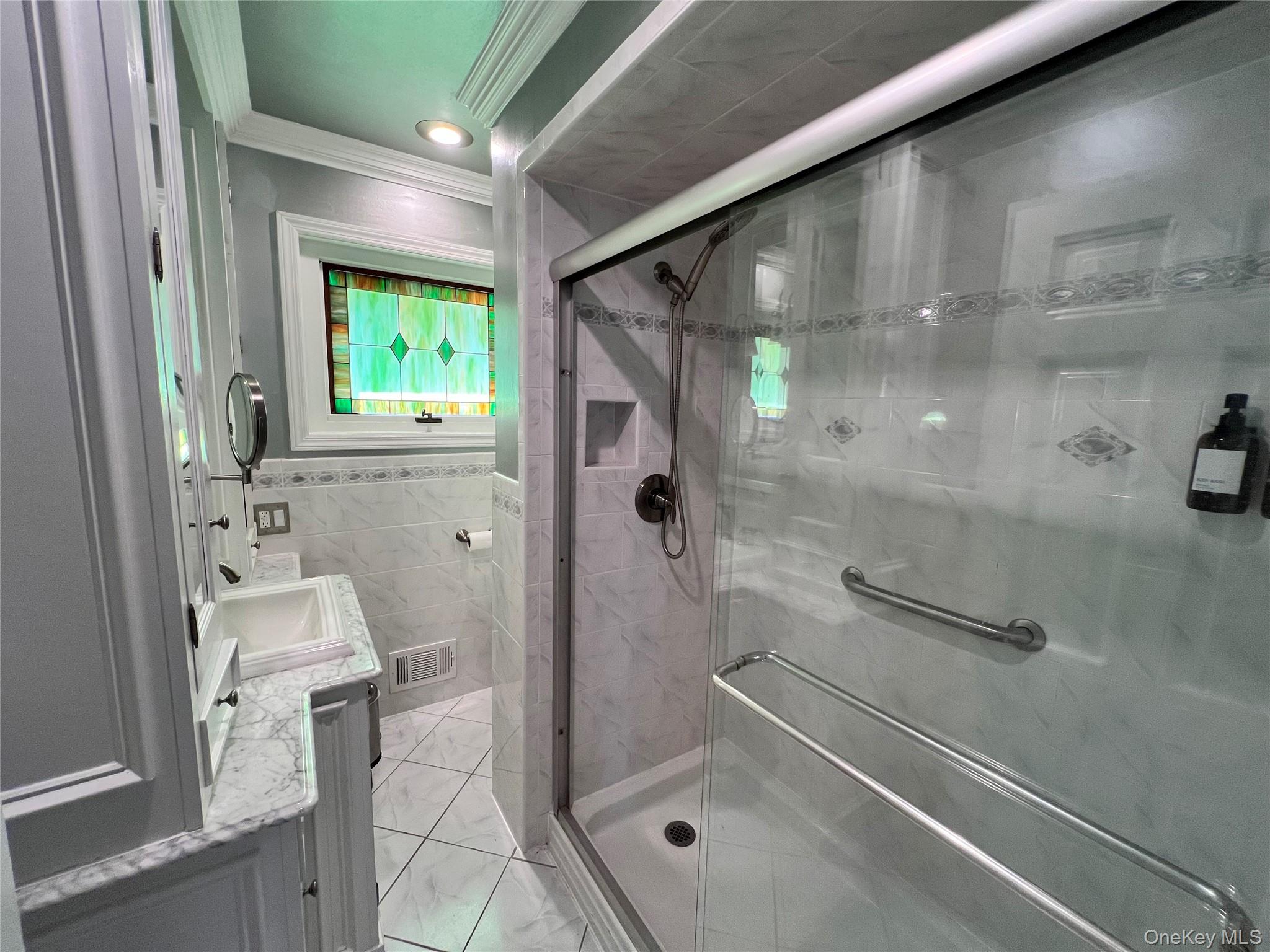 3825 Stars Road East Marion East Marion, NY 11939