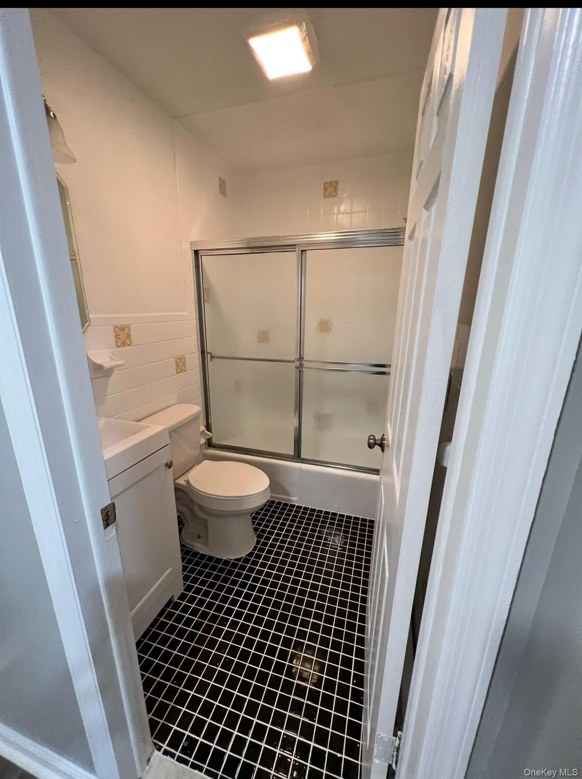 2410 Boston post Road Larchmont Larchmont, NY 10538