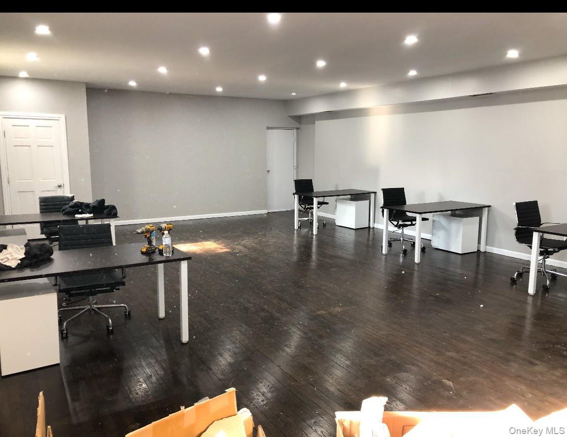 2410 Boston post Road Larchmont Larchmont, NY 10538