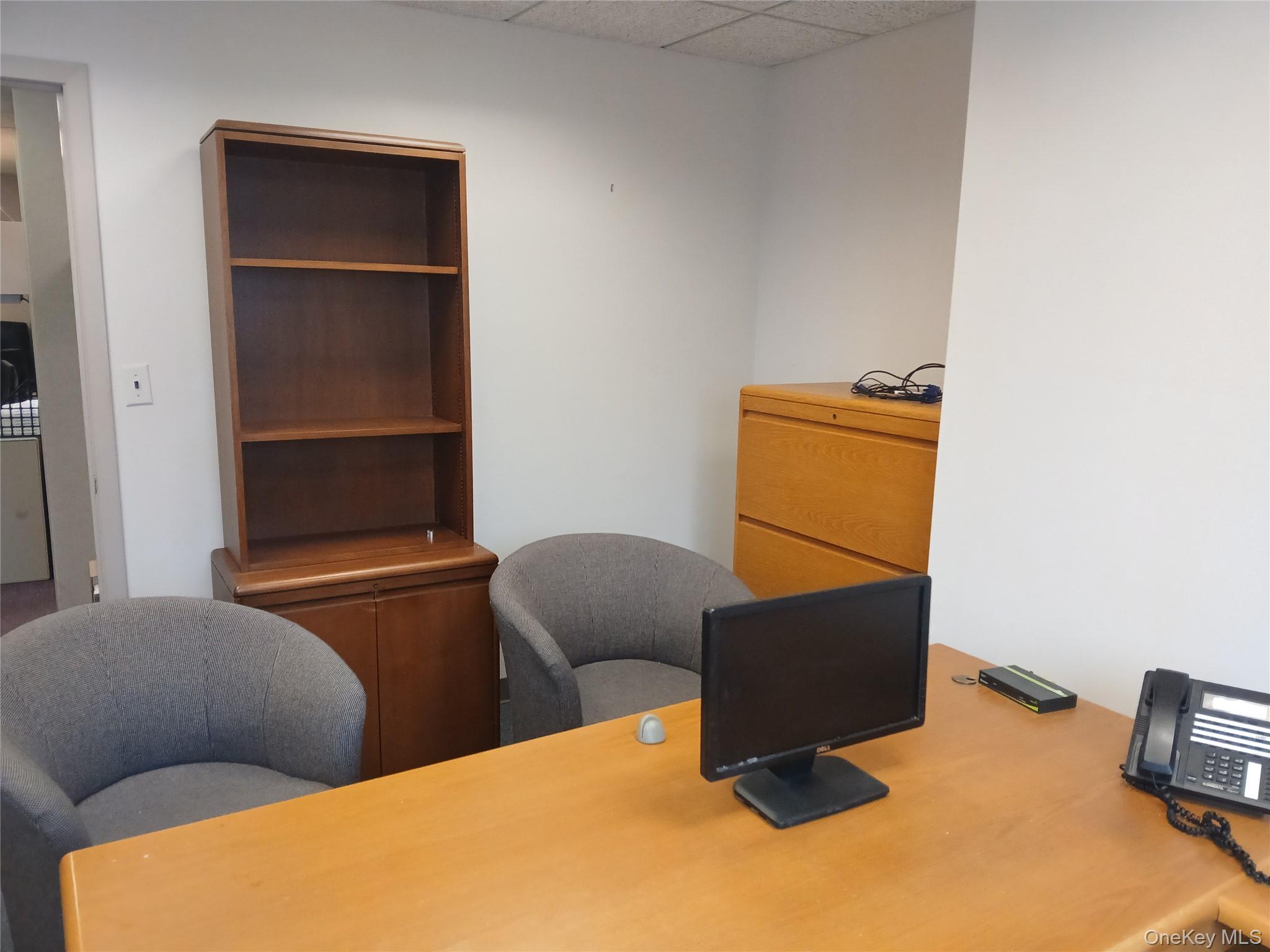 242 Drexel Avenue 4 Westbury Westbury, NY 11590